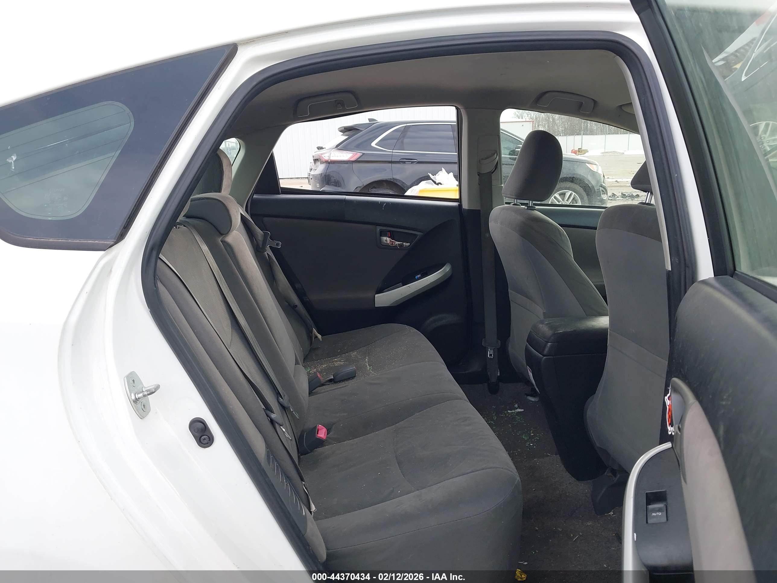 TOYOTA PRIUS image 8