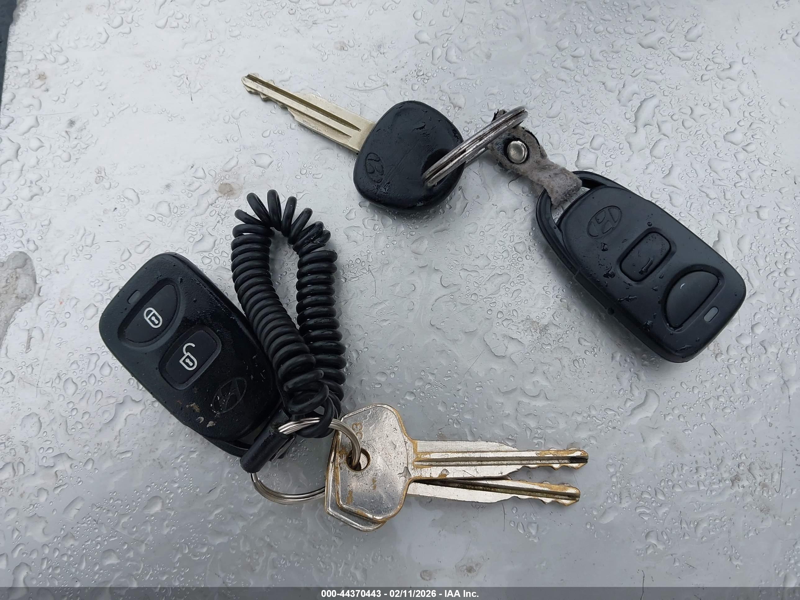 HYUNDAI TUCSON image 11