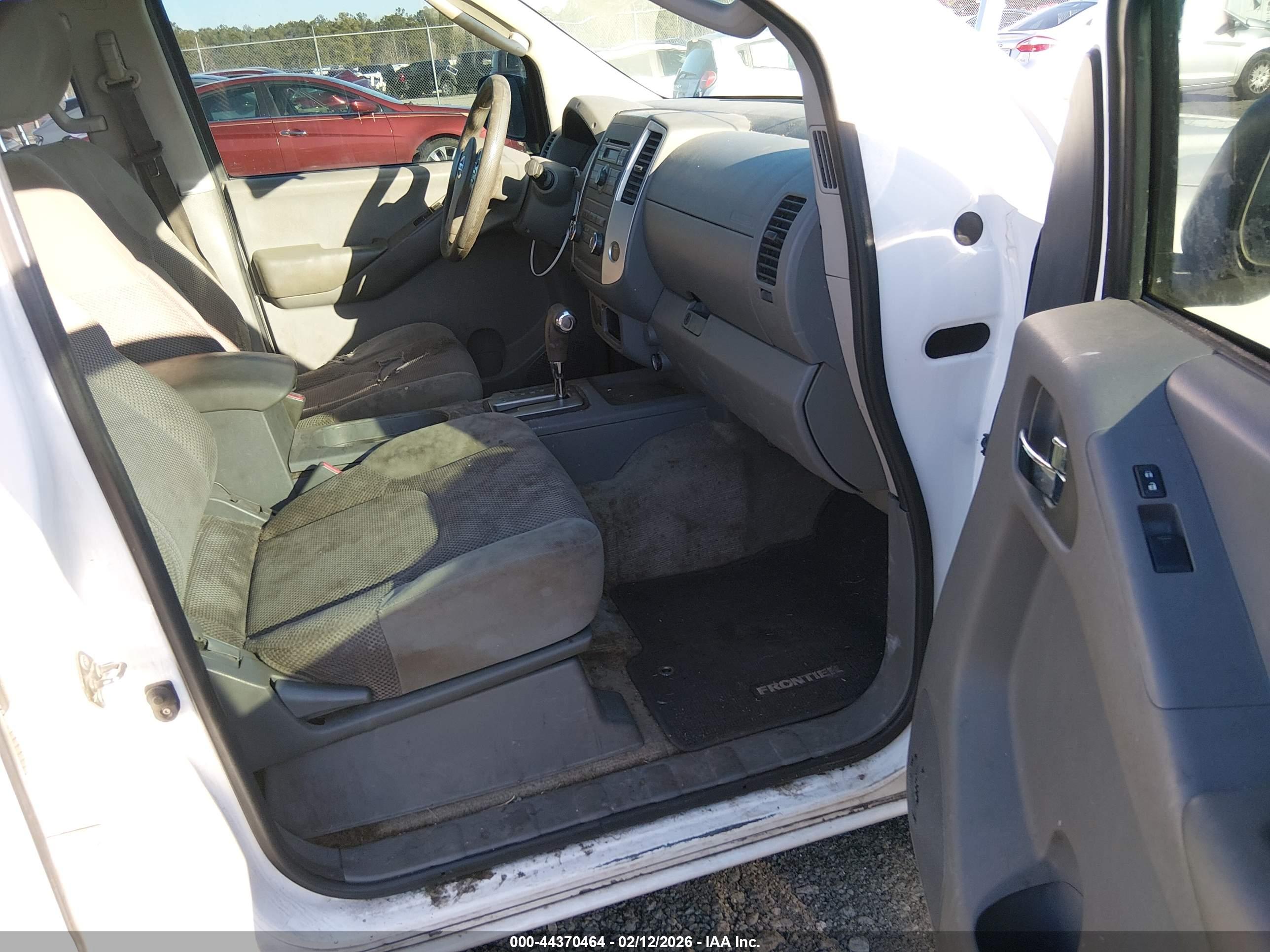NISSAN FRONTIER image 5