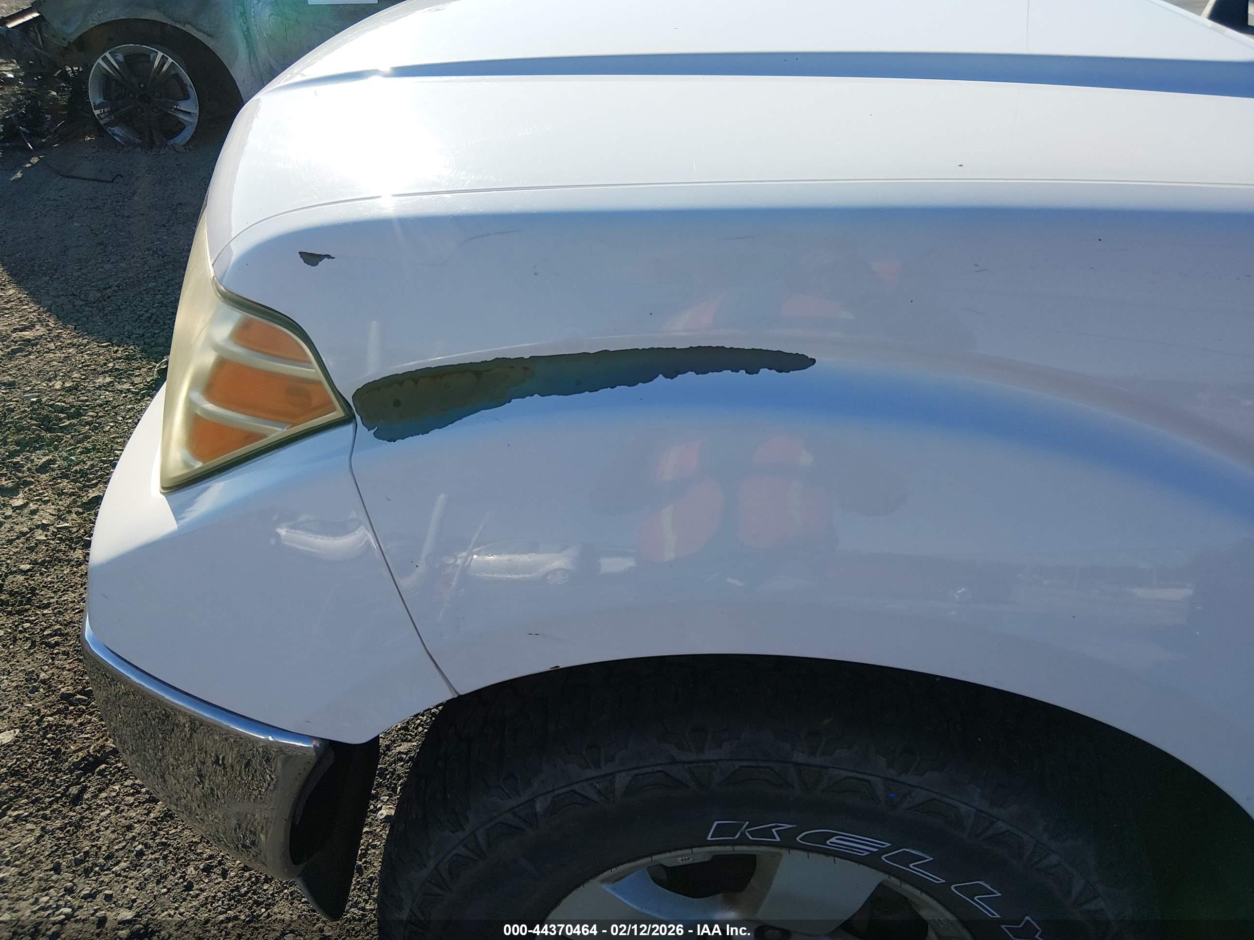 NISSAN FRONTIER image 6