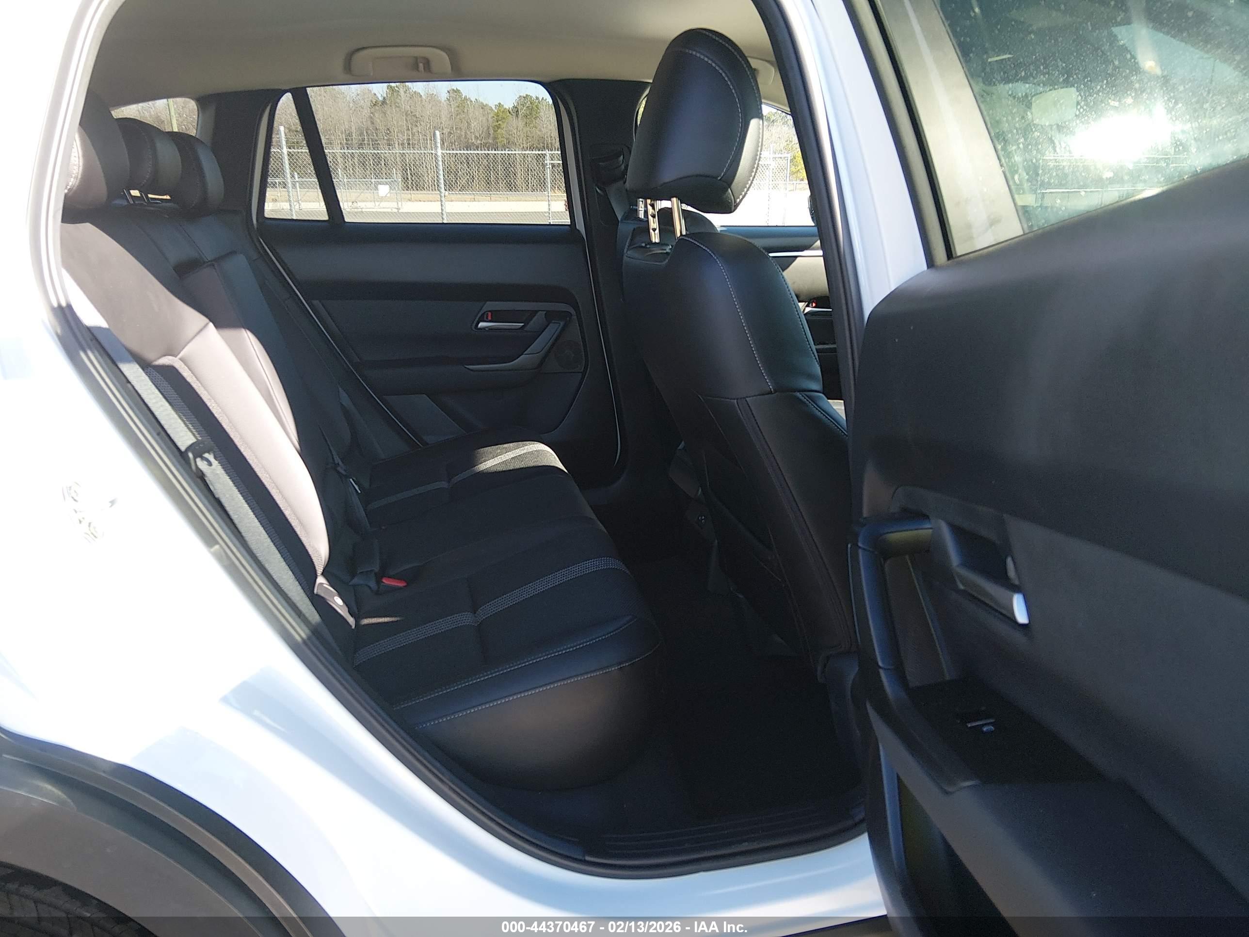 MAZDA CX-50 image 8