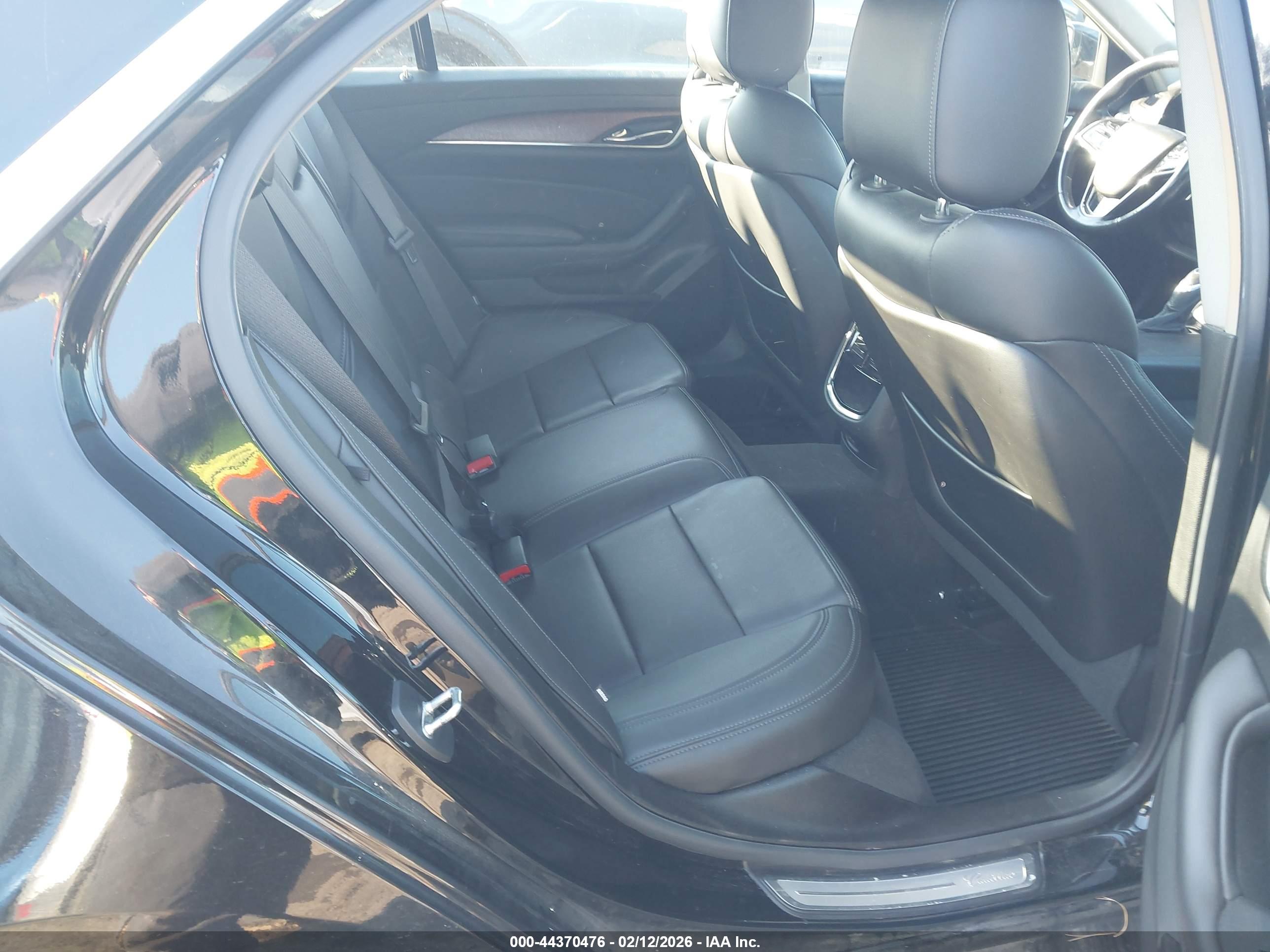CADILLAC CTS image 8