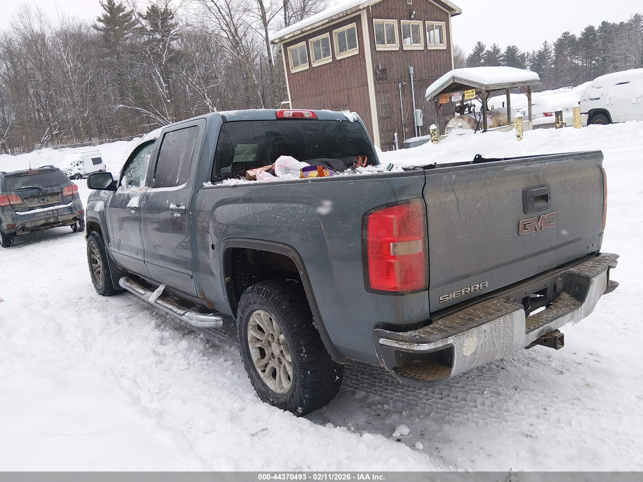 GMC SIERRA image 3