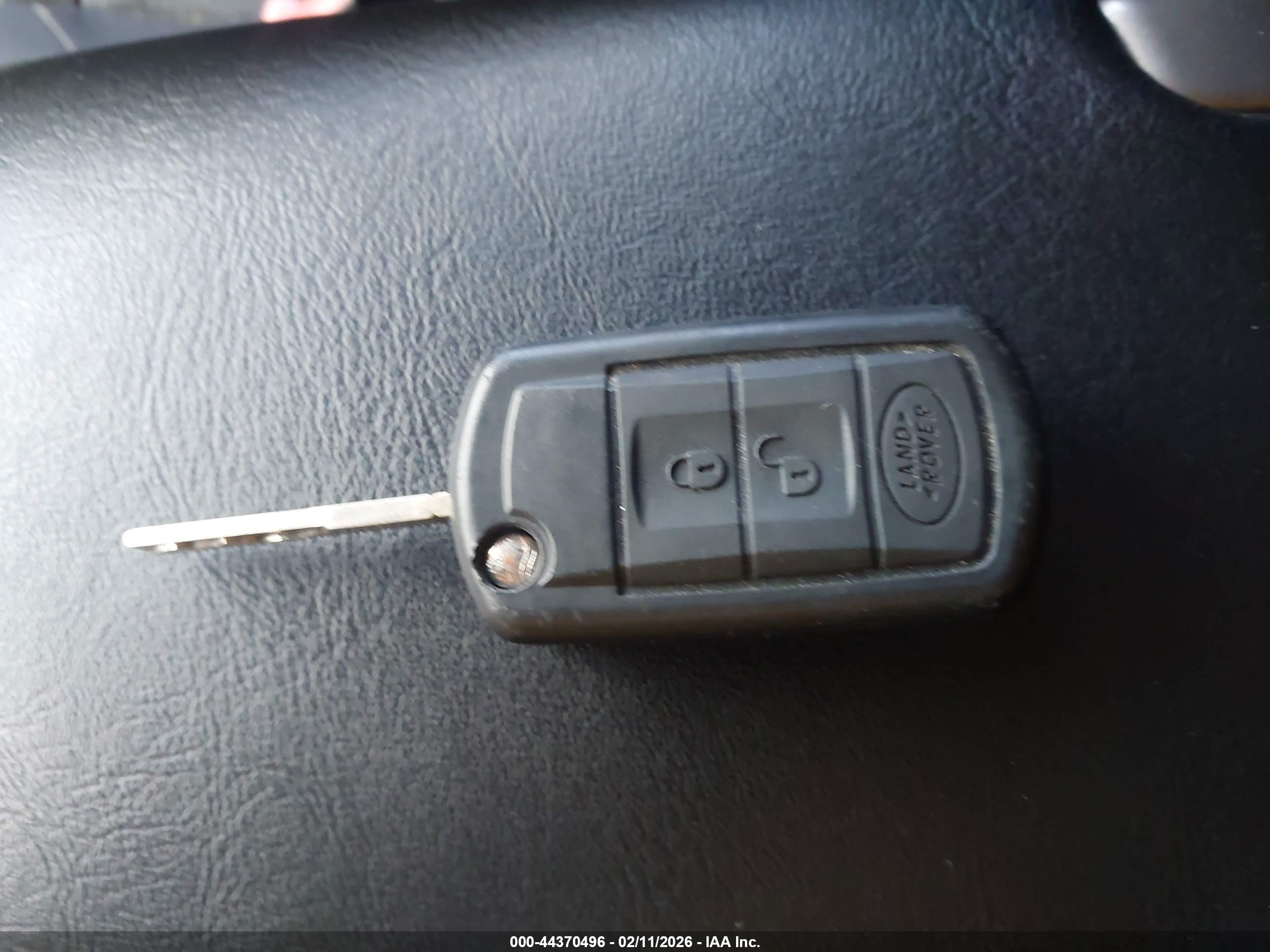 LAND ROVER image 11