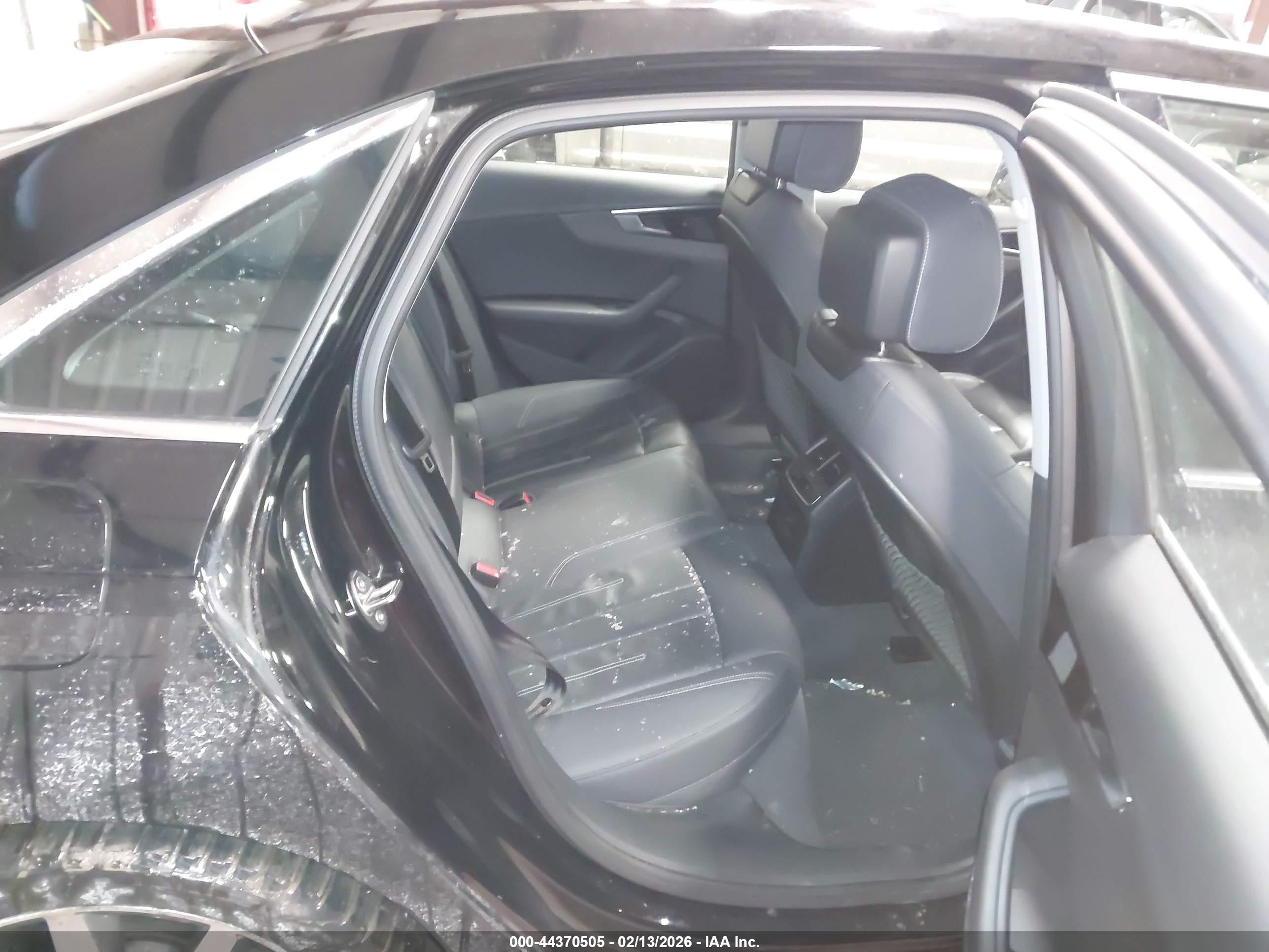 AUDI A4 image 8