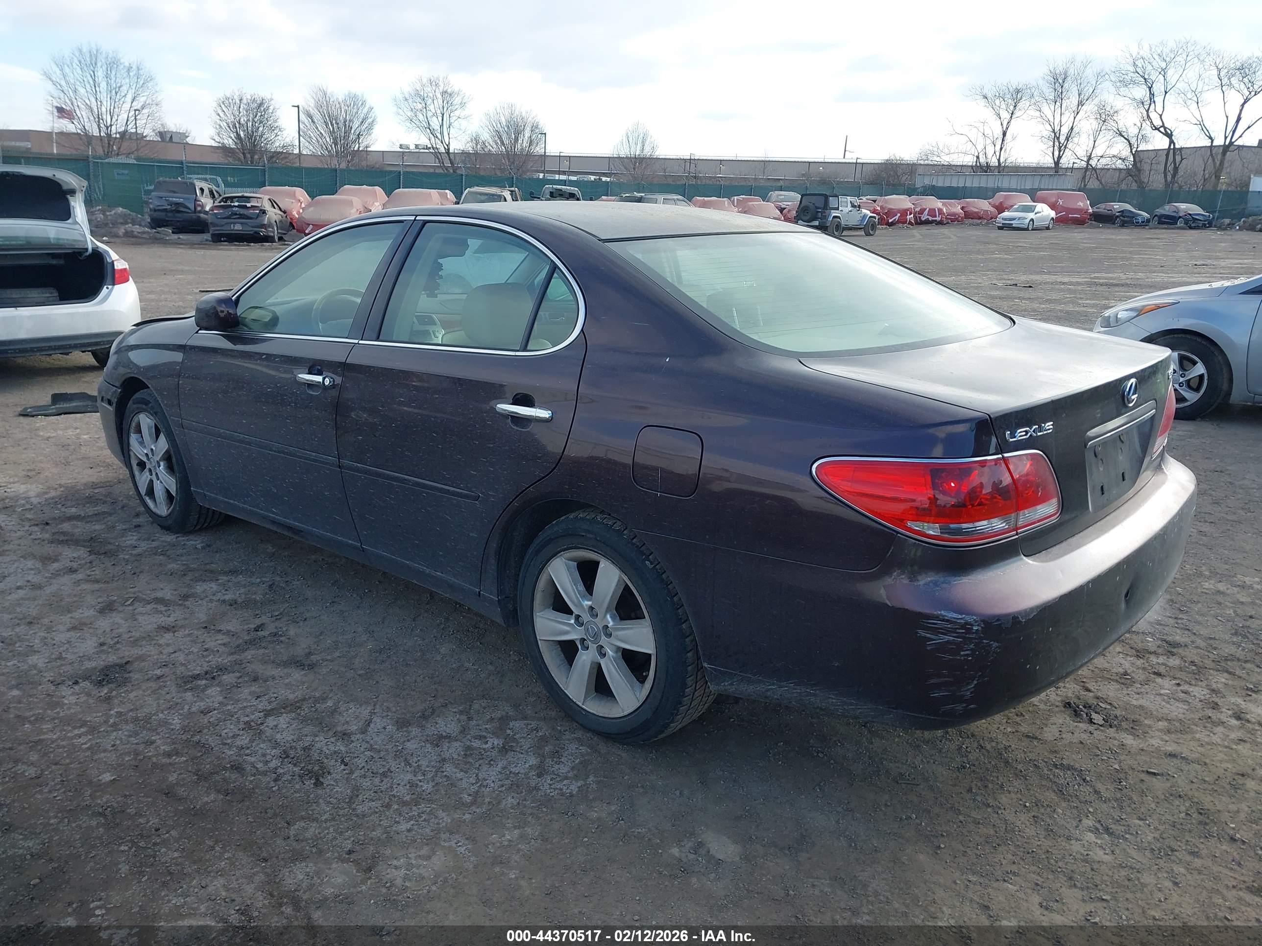 LEXUS ES image 3