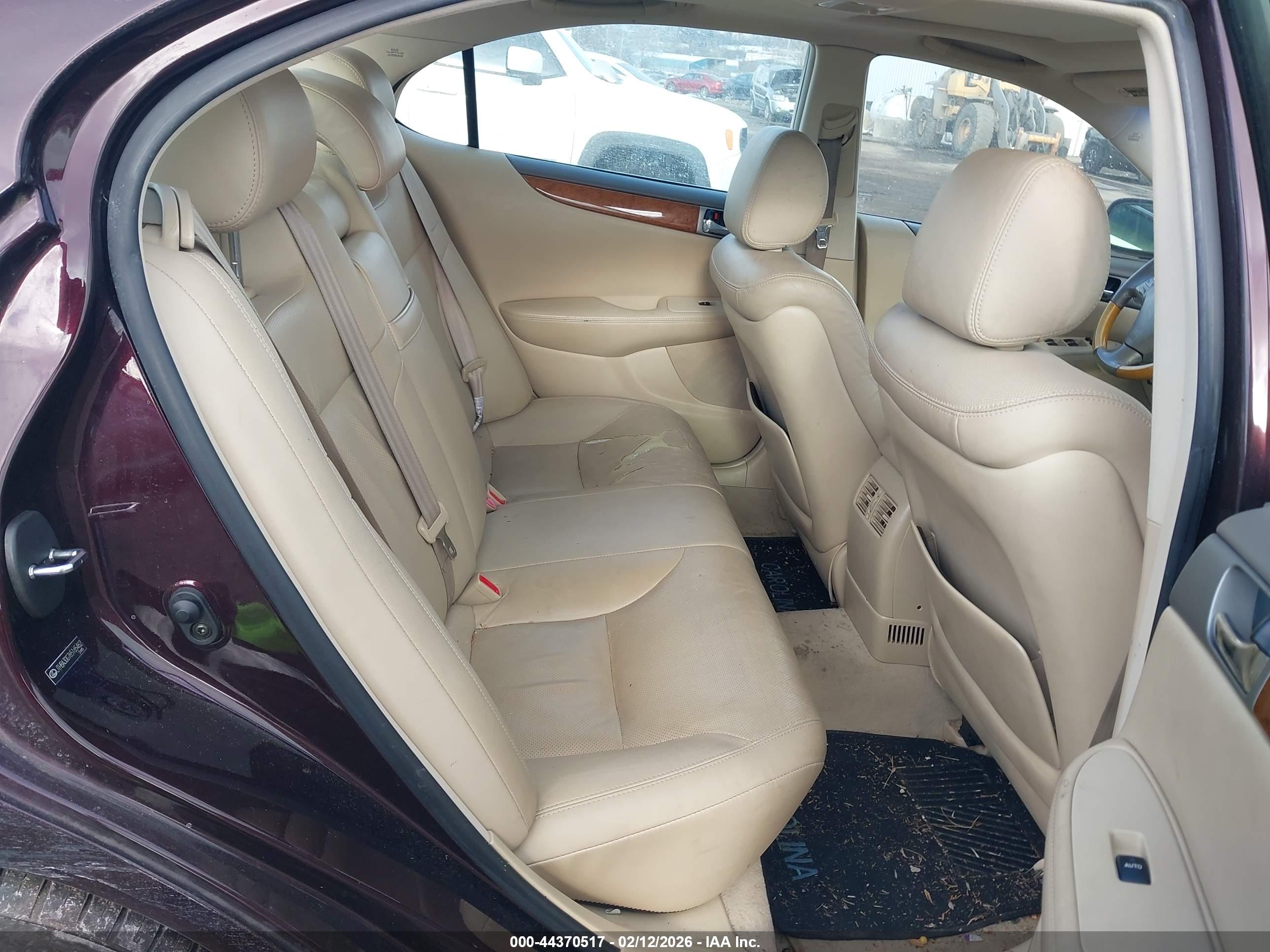 LEXUS ES image 8