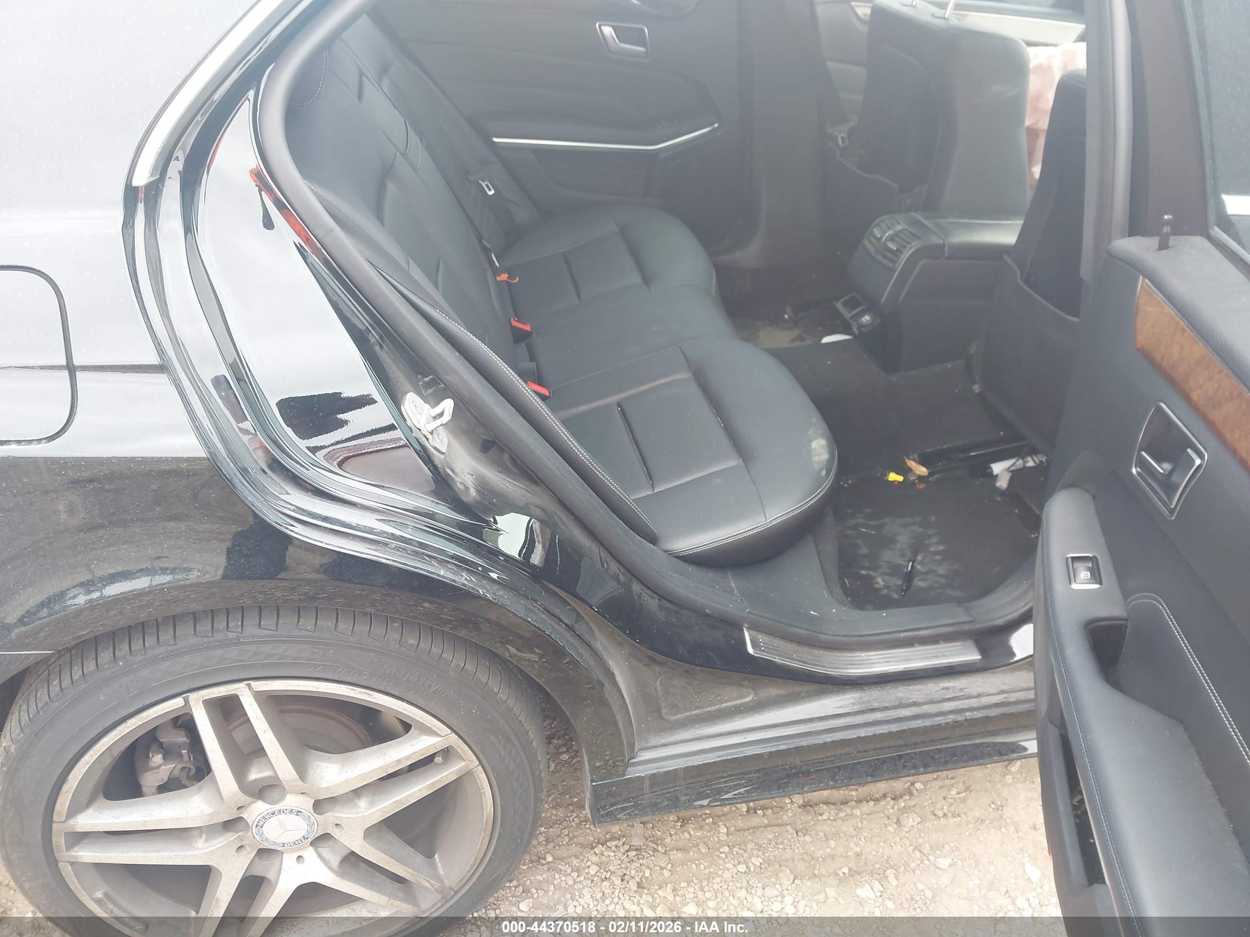 MERCEDES-BENZ E image 8