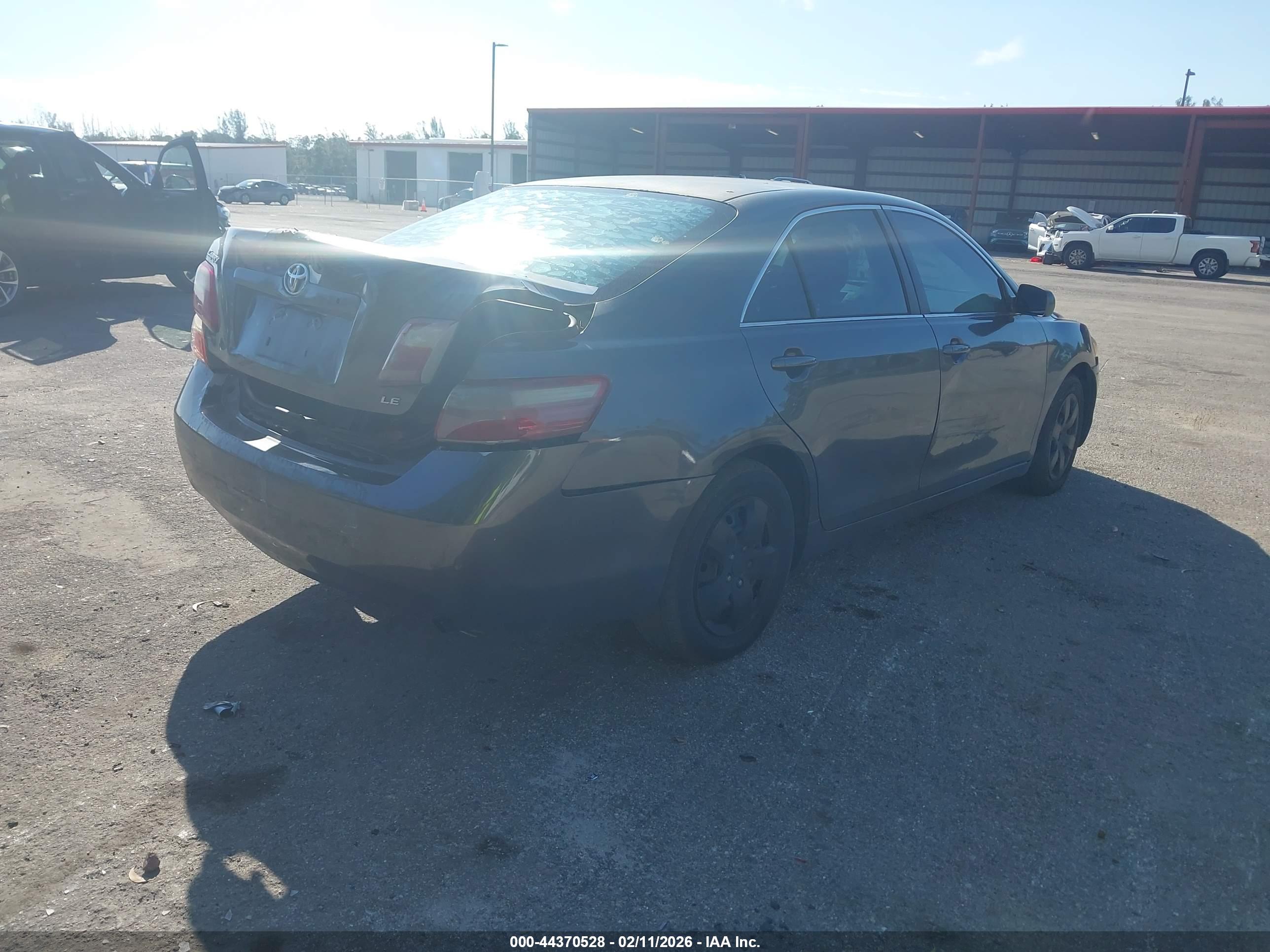 TOYOTA CAMRY image 4