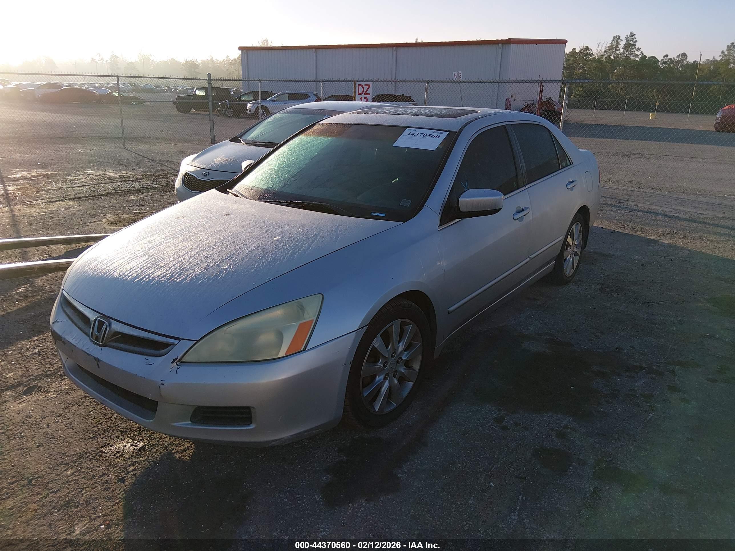 HONDA ACCORD image 2
