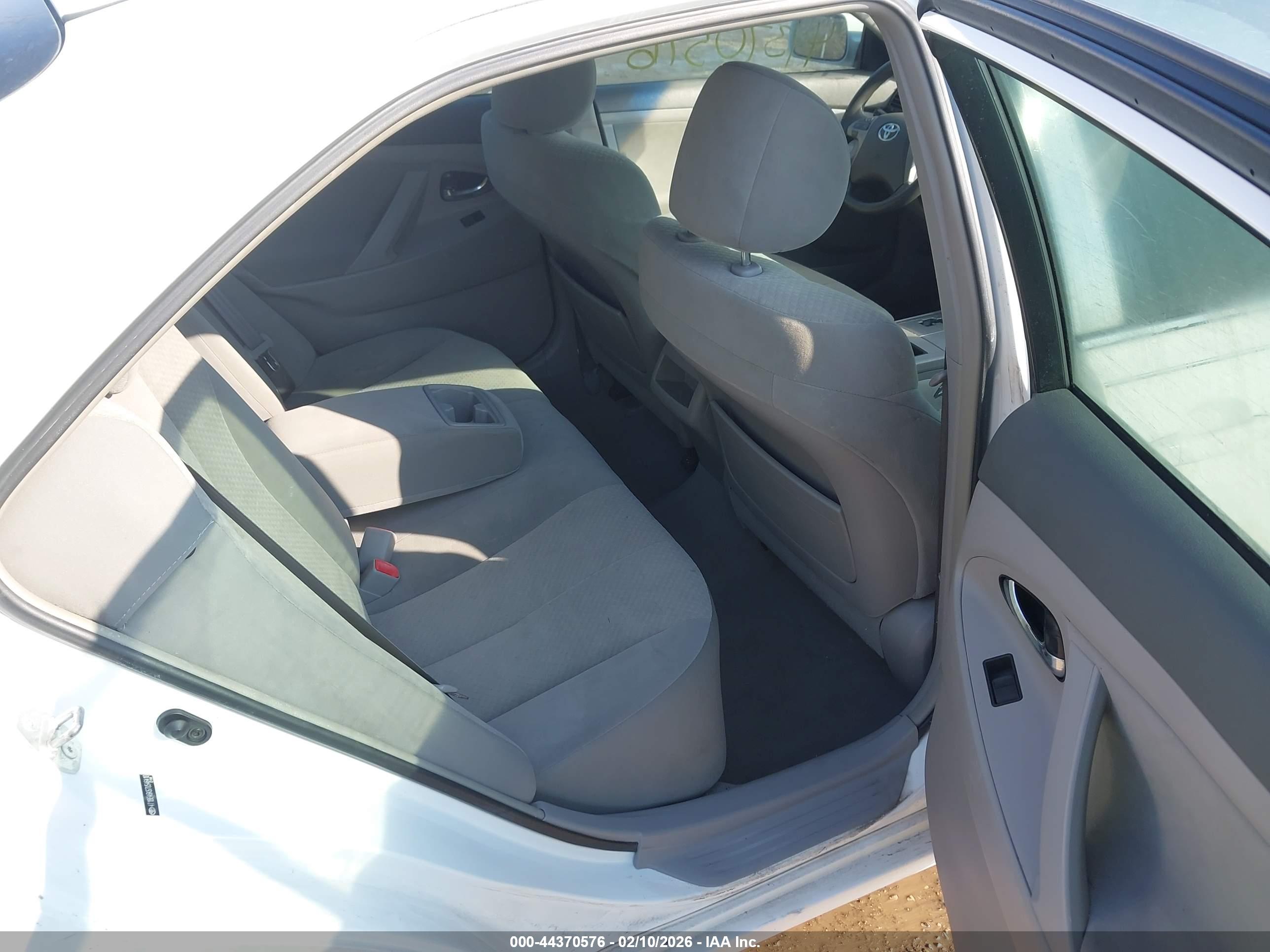 TOYOTA CAMRY image 8