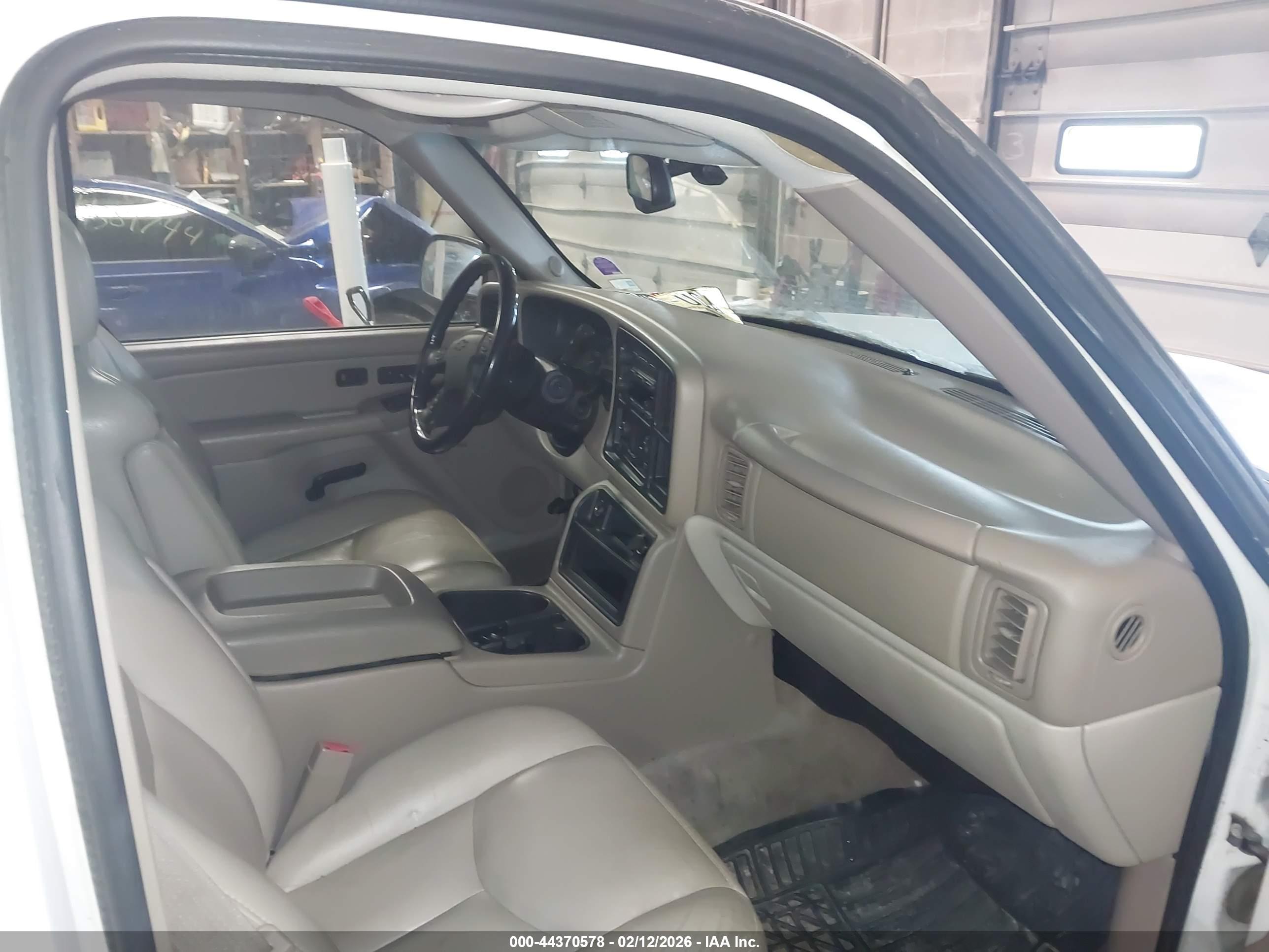 CHEVROLET TAHOE image 5