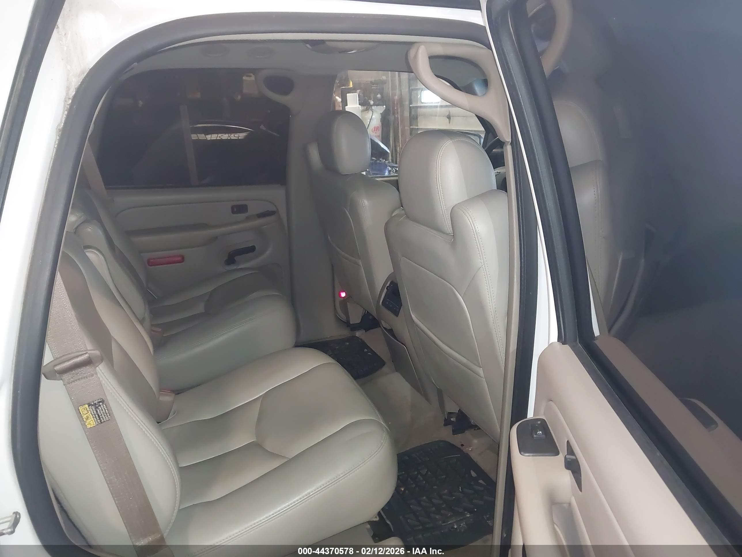 CHEVROLET TAHOE image 8