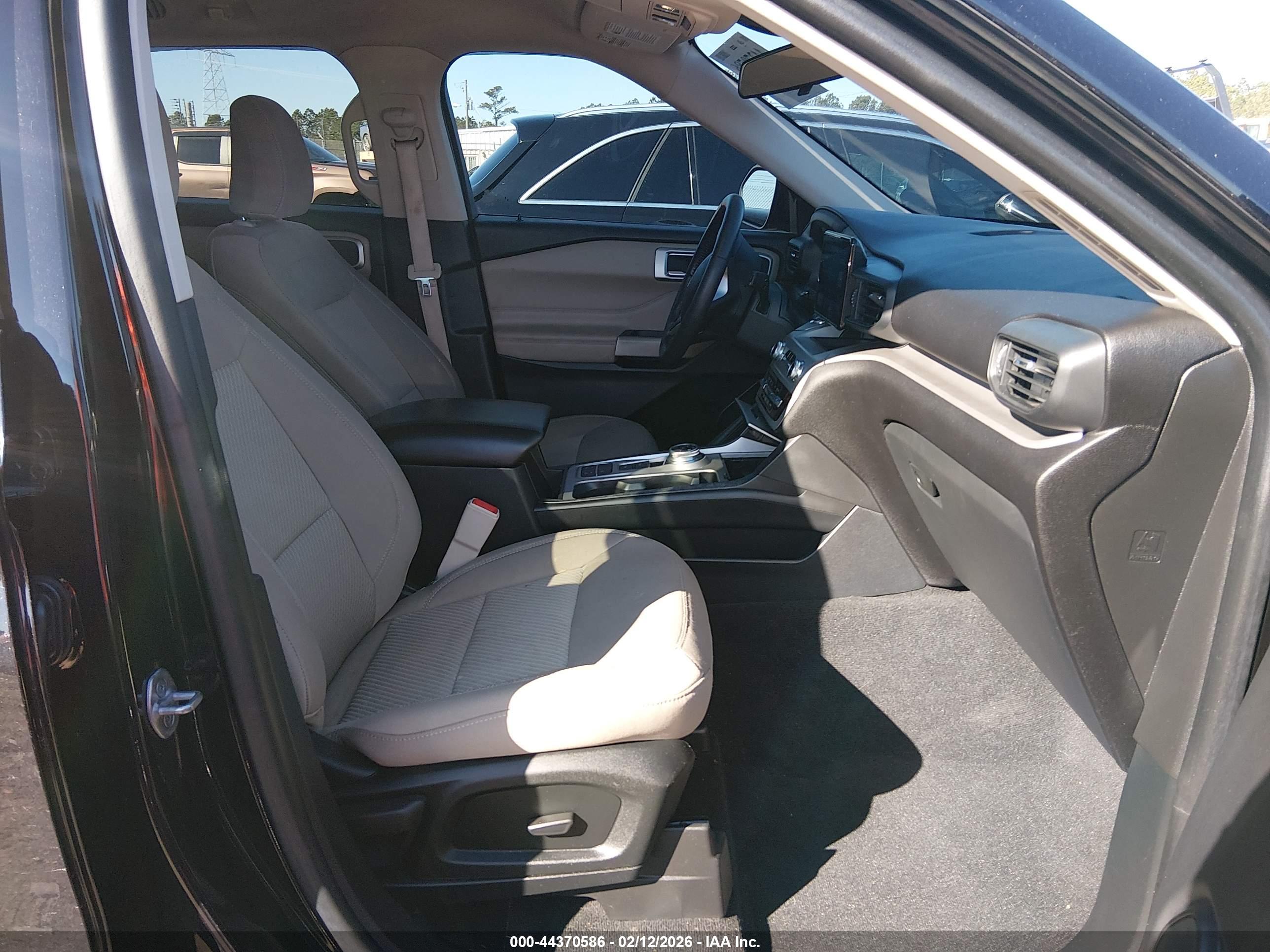 FORD EXPLORER image 5