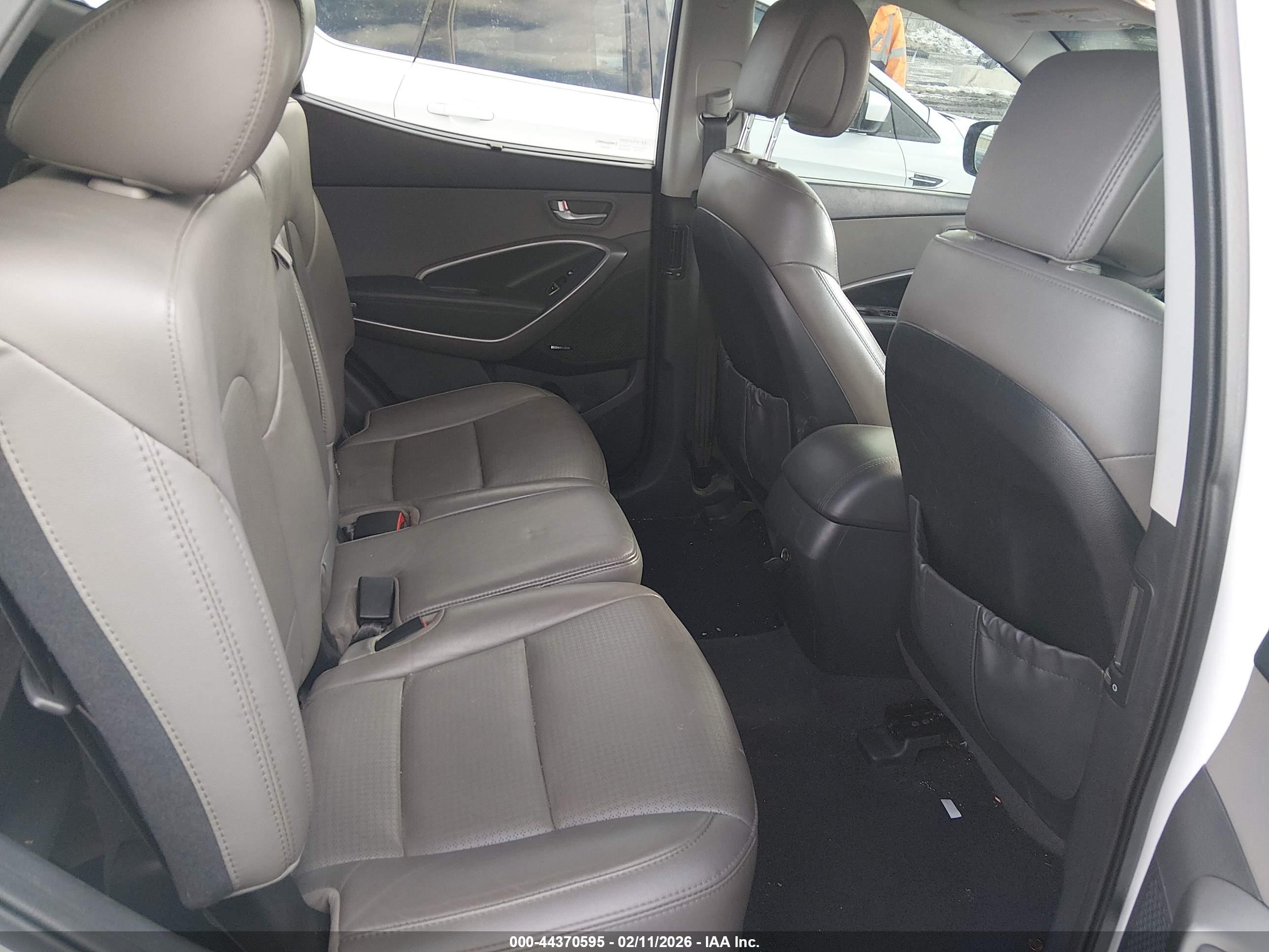HYUNDAI SANTA image 8