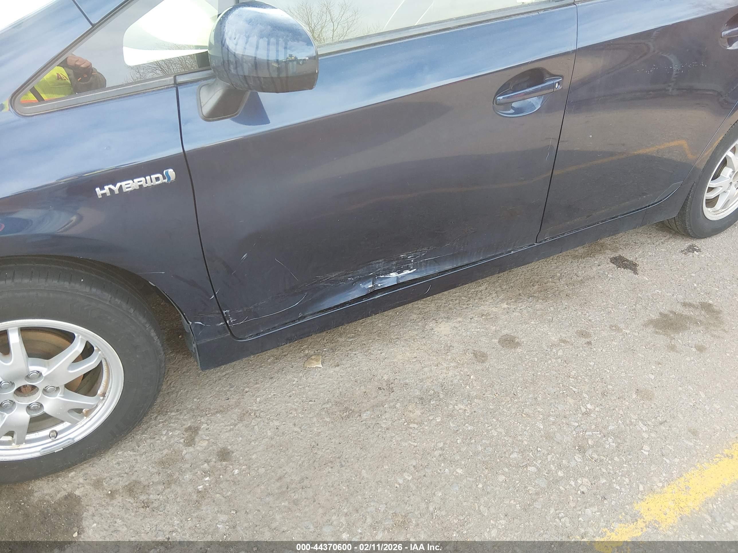 TOYOTA PRIUS image 6