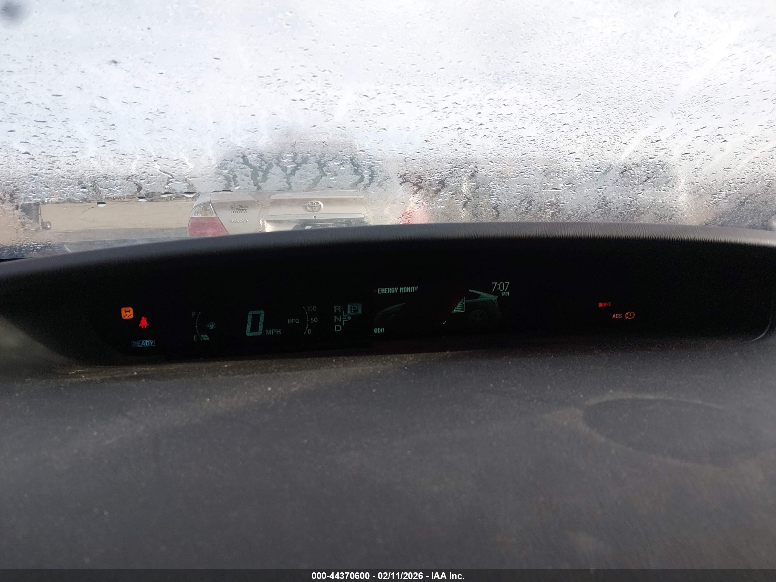 TOYOTA PRIUS image 7