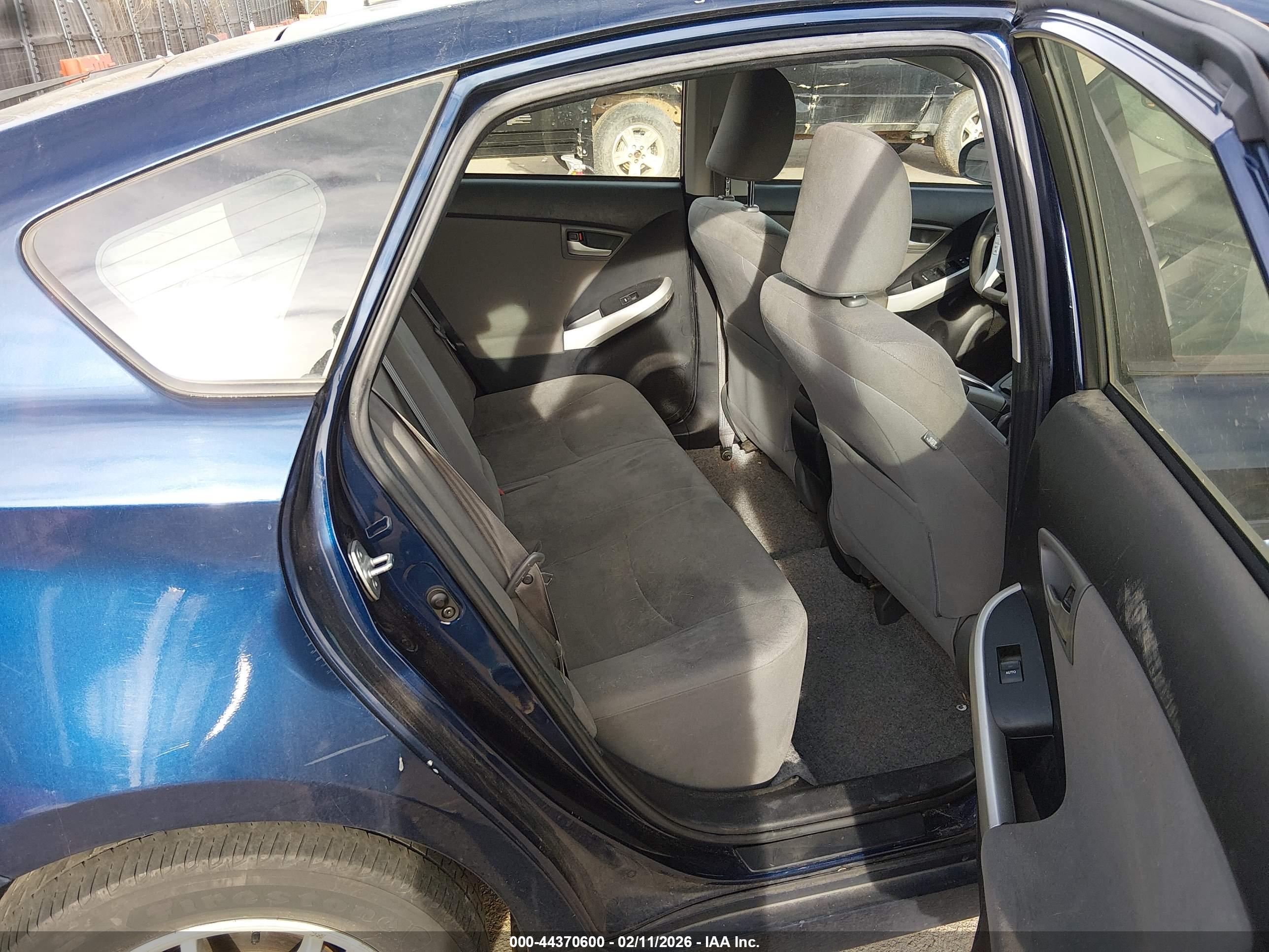 TOYOTA PRIUS image 8