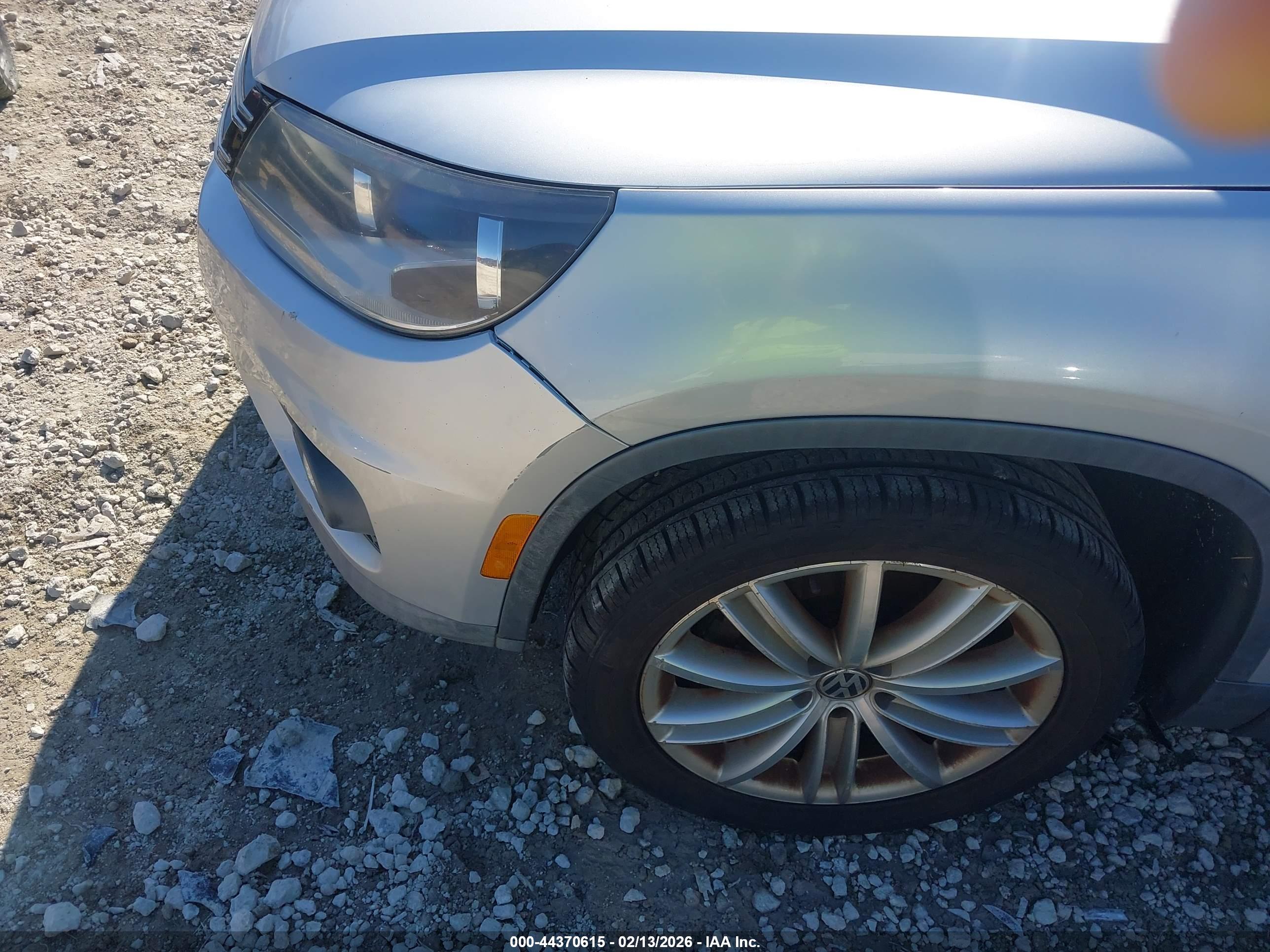 VOLKSWAGEN TIGUAN image 6