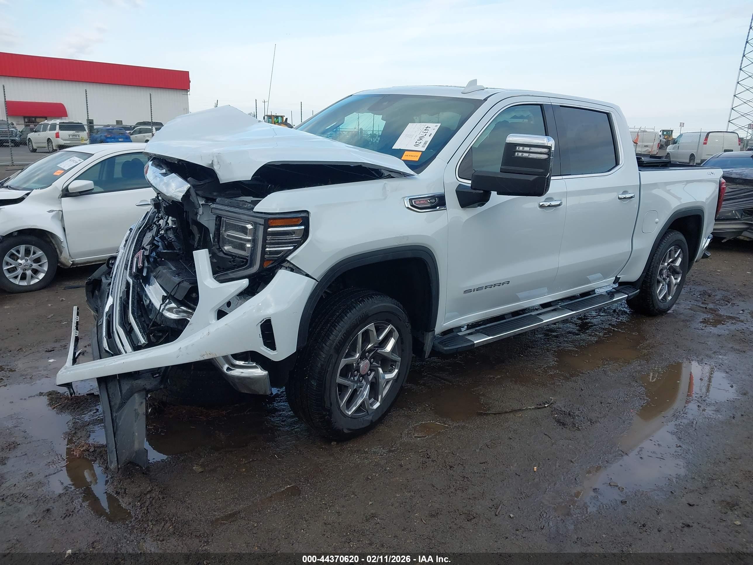 GMC SIERRA image 2