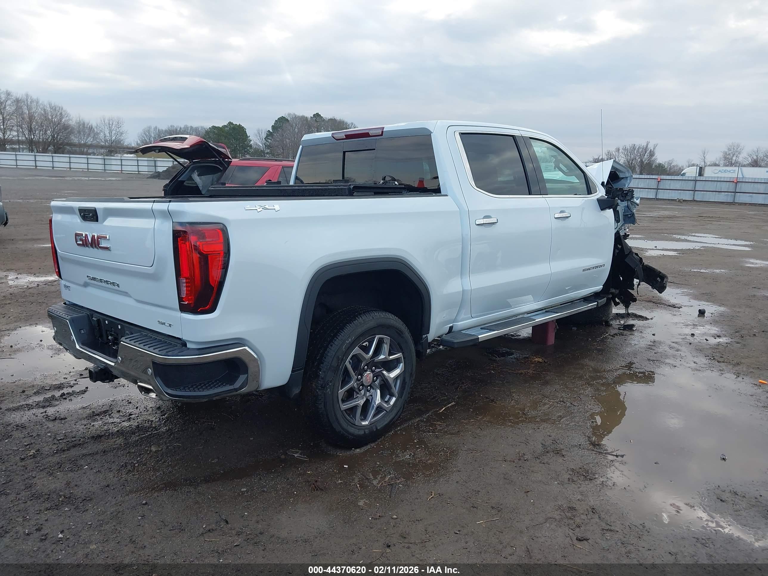 GMC SIERRA image 4
