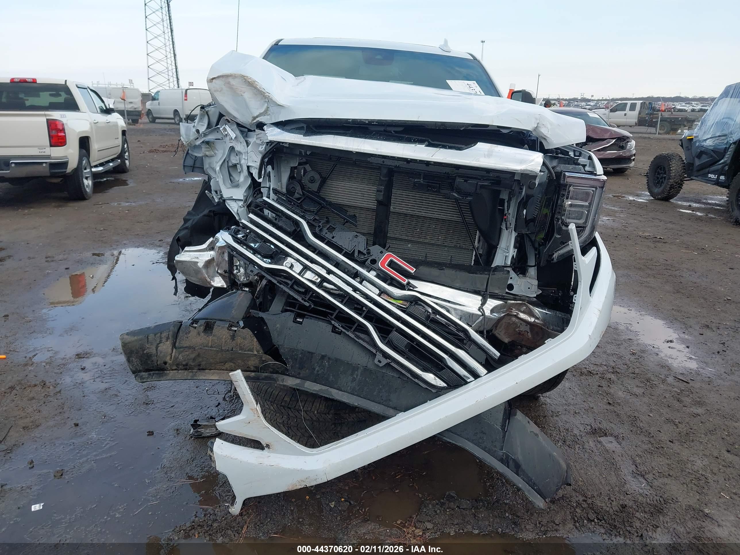 GMC SIERRA image 6