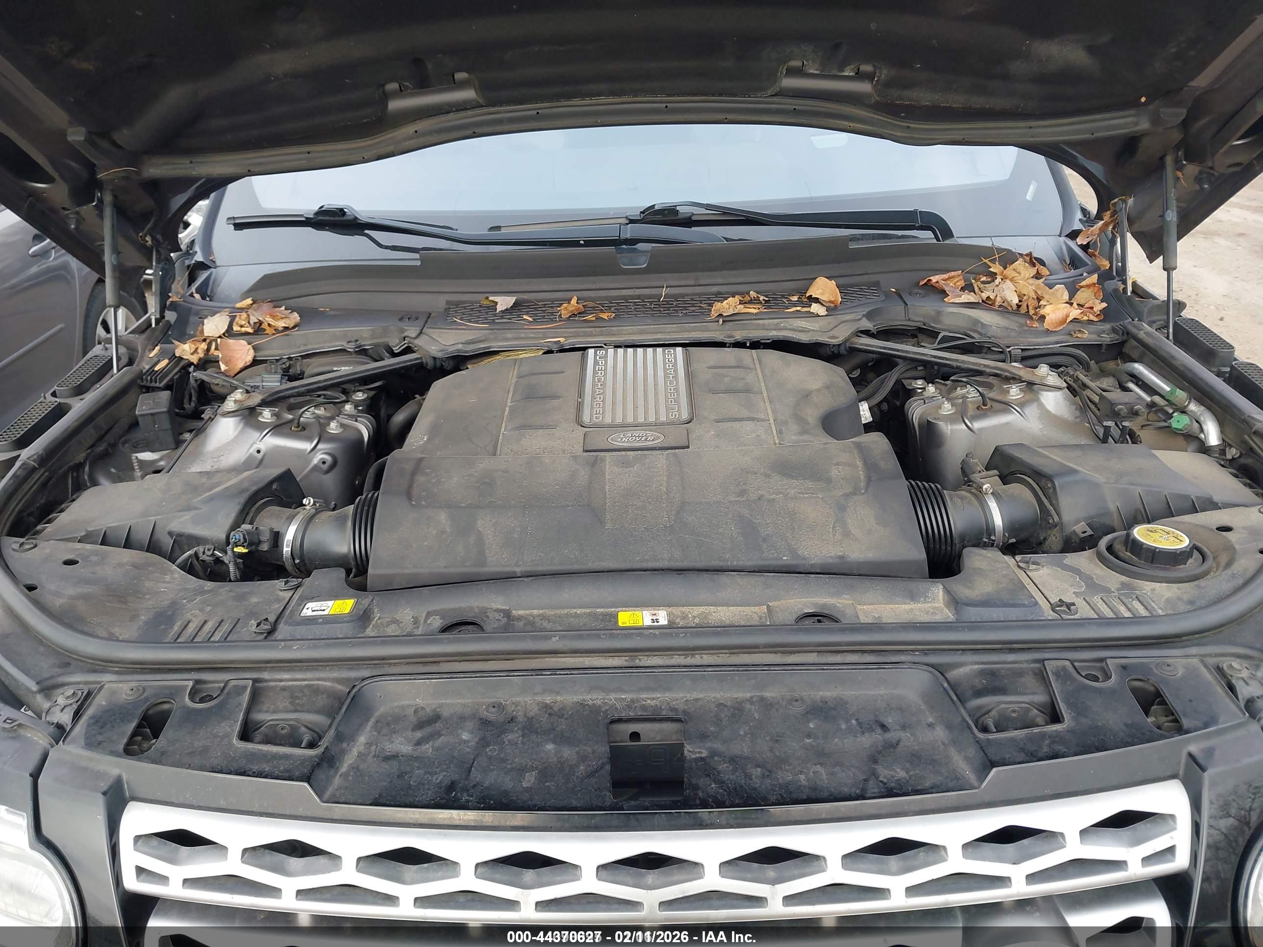 LAND ROVER image 10