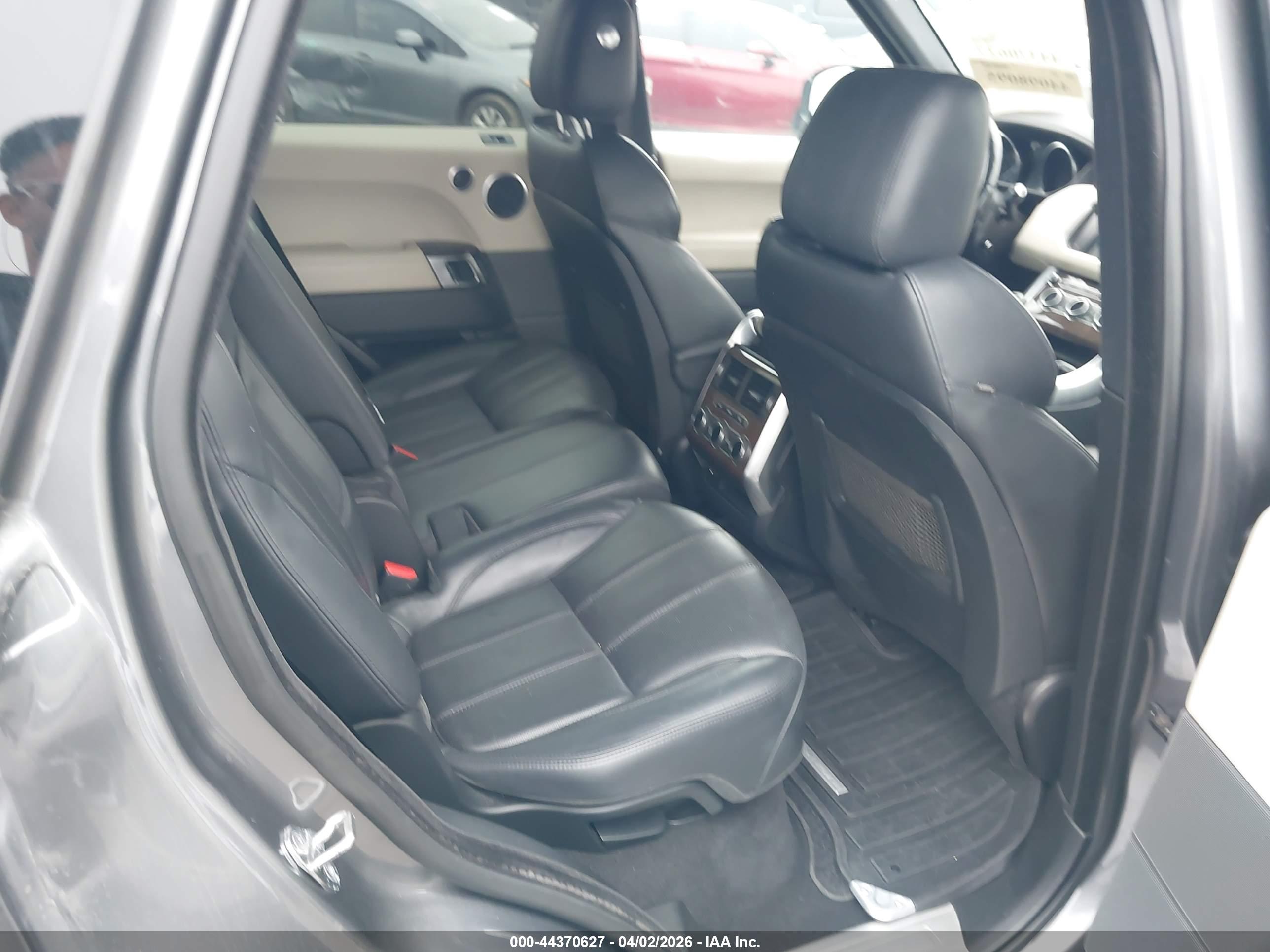LAND ROVER image 8