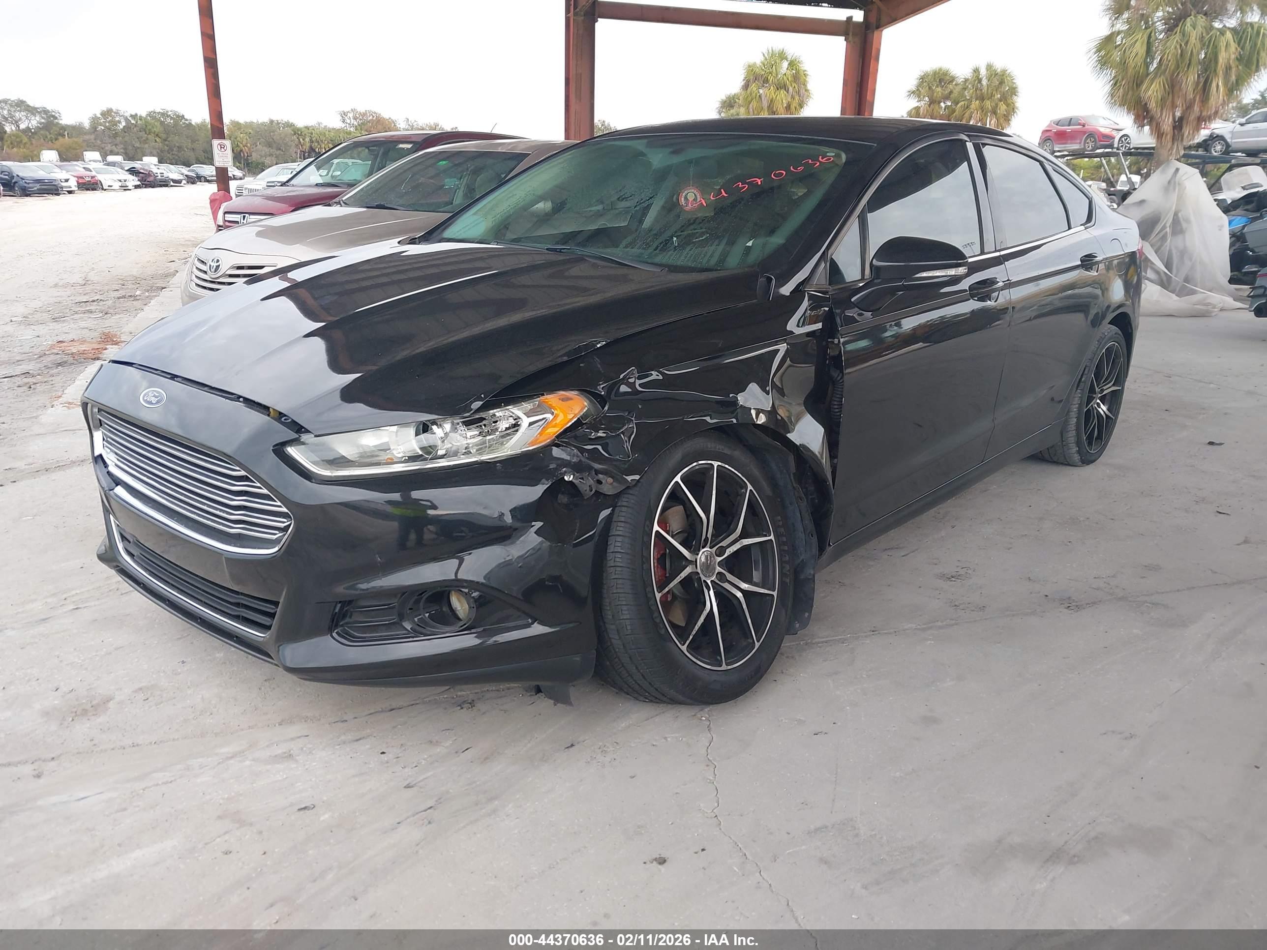 FORD FUSION image 2