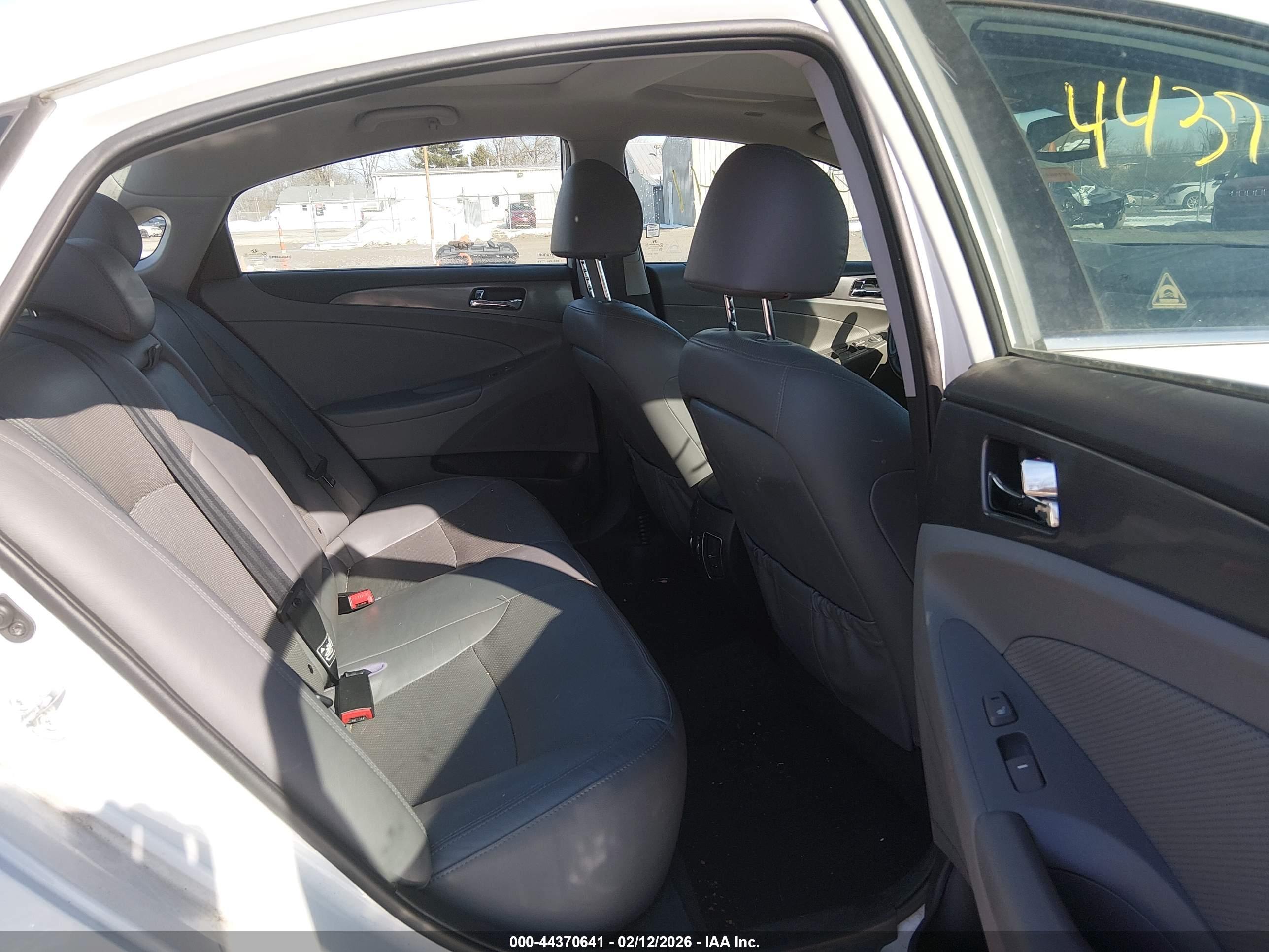 HYUNDAI SONATA image 8