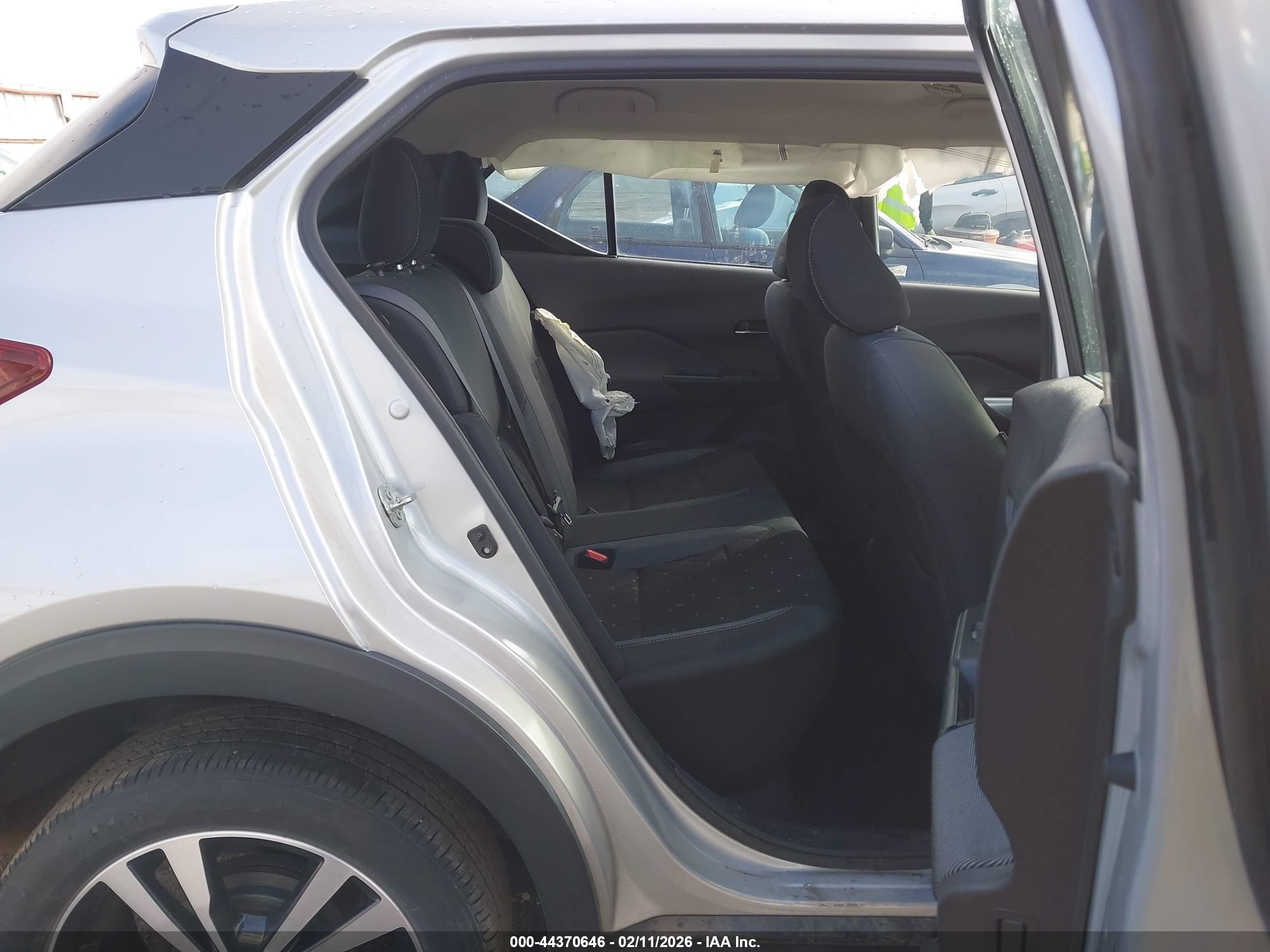 NISSAN KICKS image 8