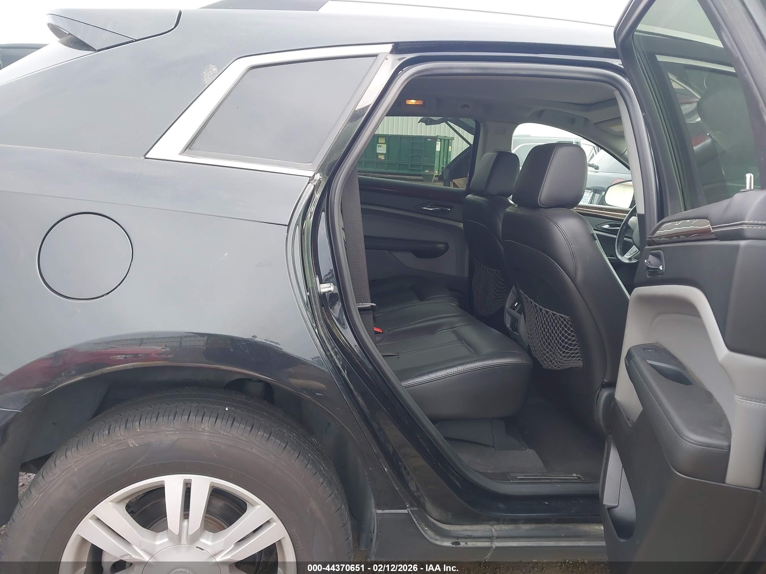 CADILLAC SRX image 8