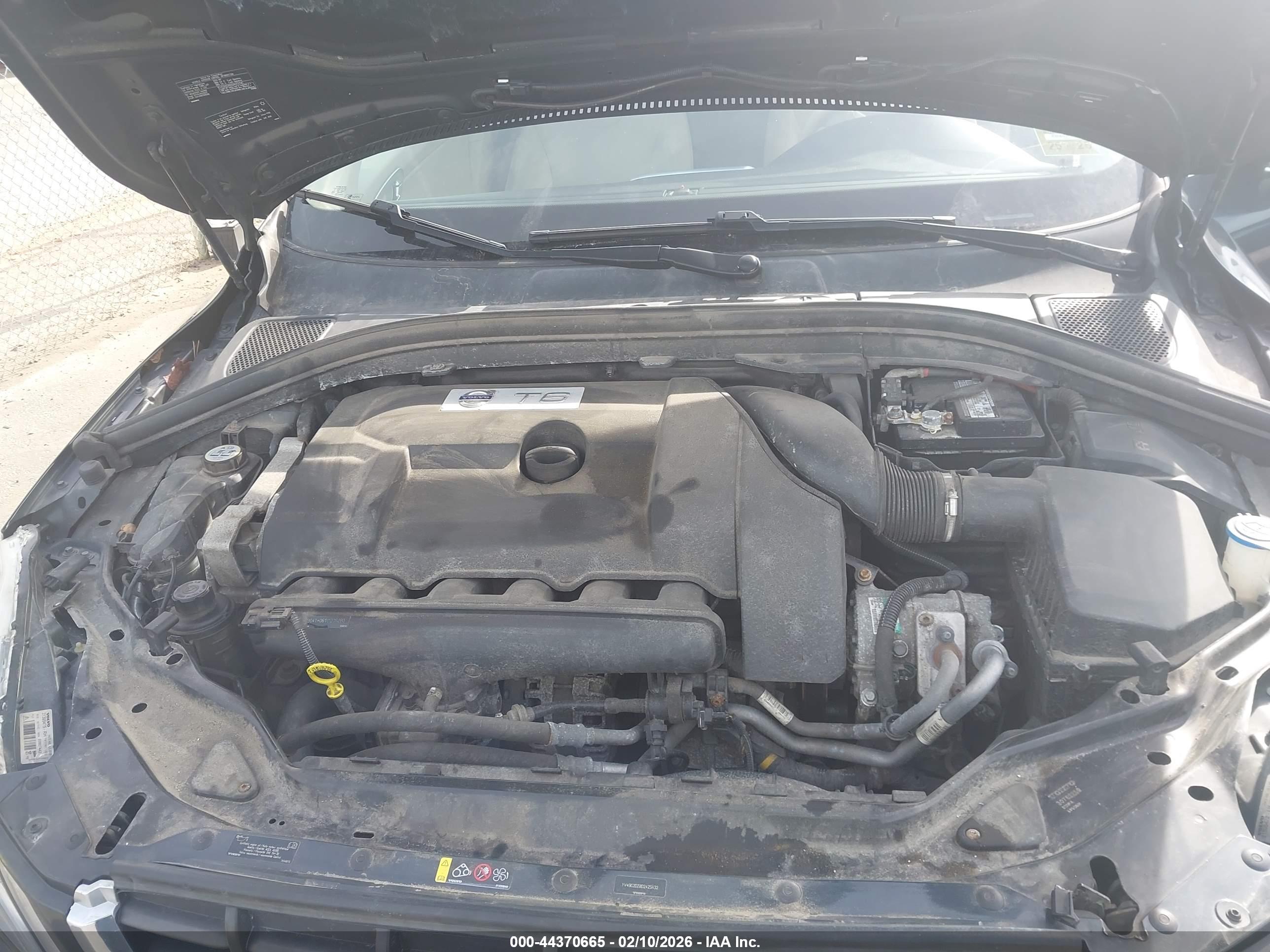 VOLVO XC60 image 10
