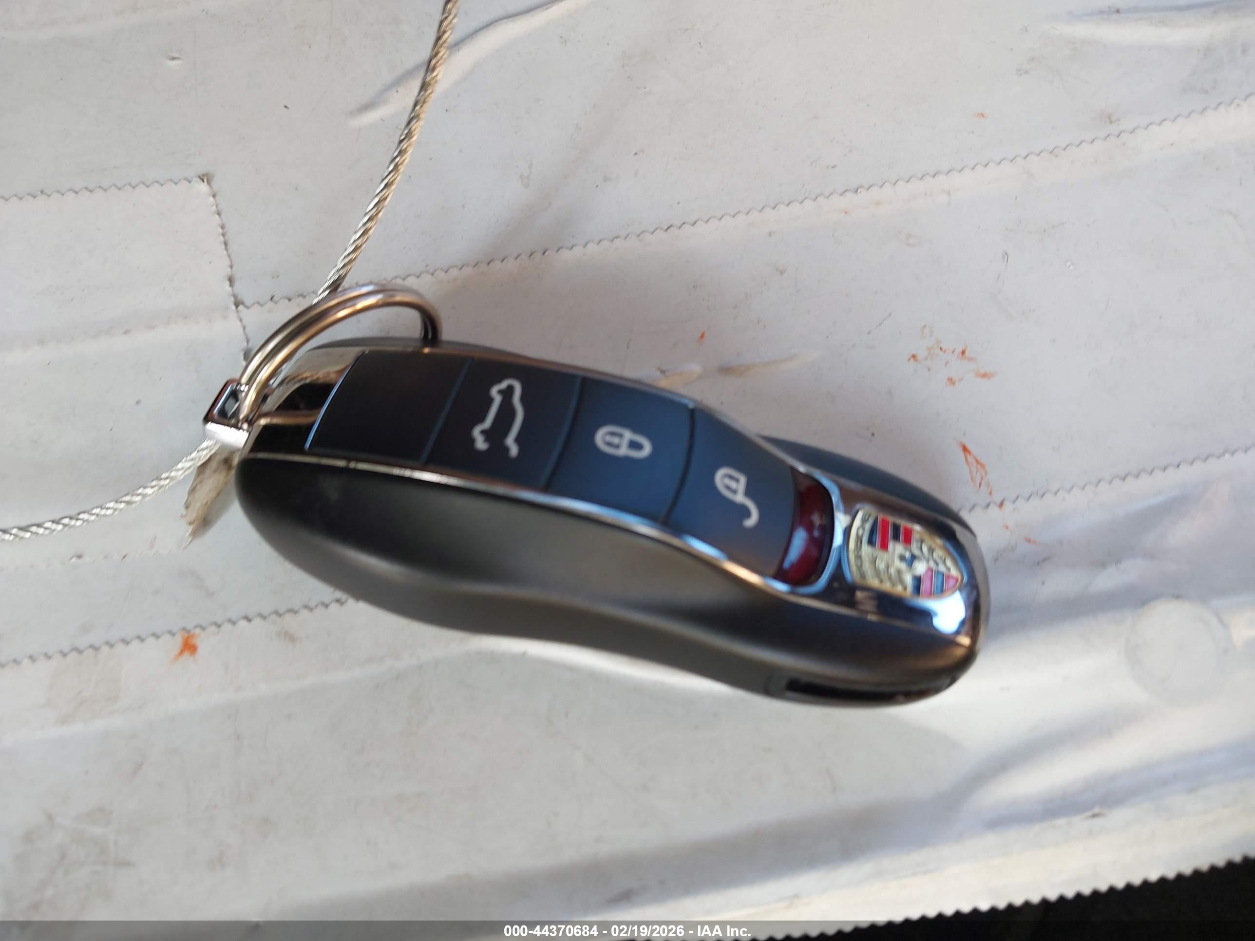 PORSCHE MACAN image 11