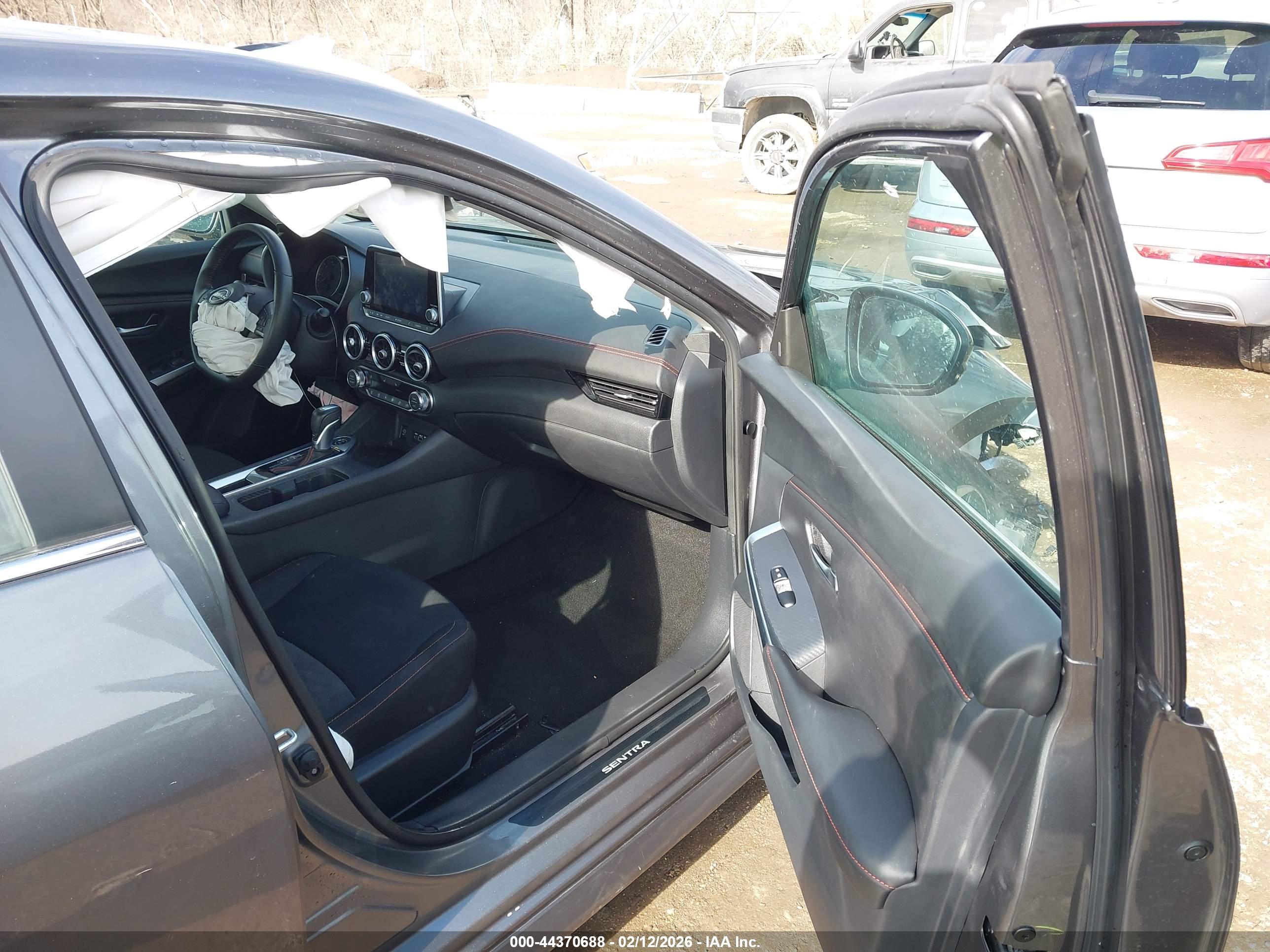 NISSAN SENTRA image 5