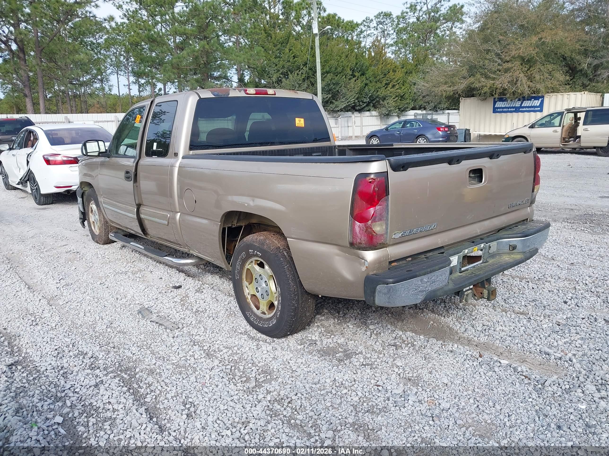 CHEVROLET SILVERADO image 3