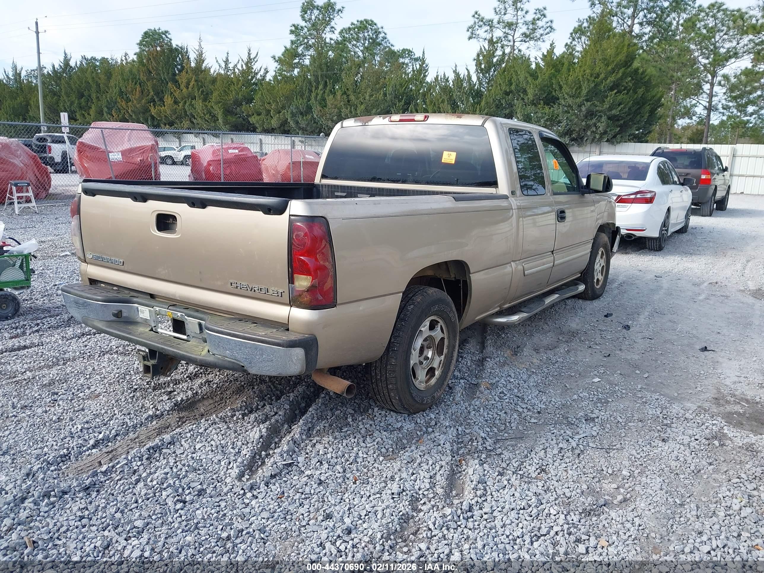 CHEVROLET SILVERADO image 4