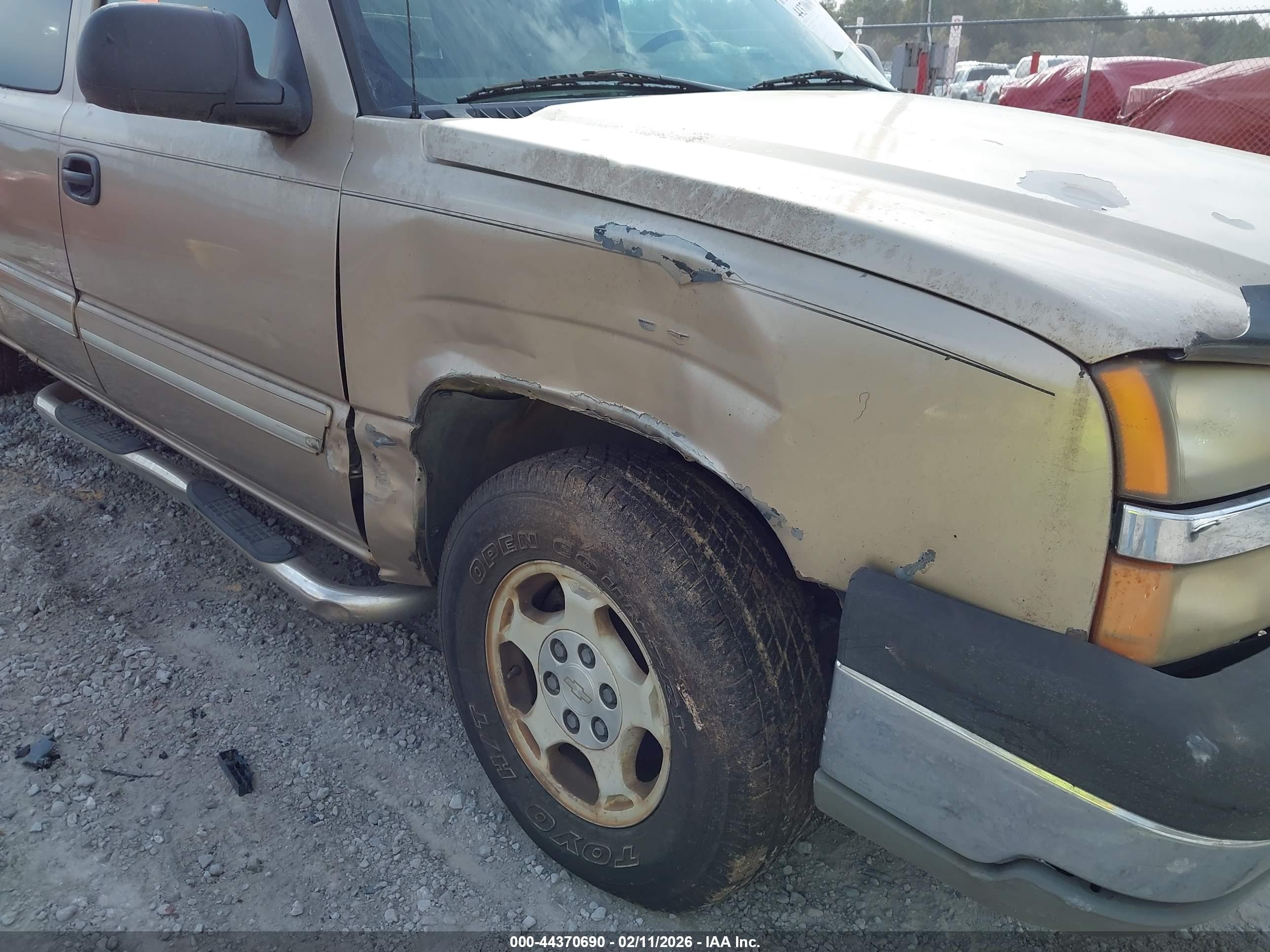 CHEVROLET SILVERADO image 6
