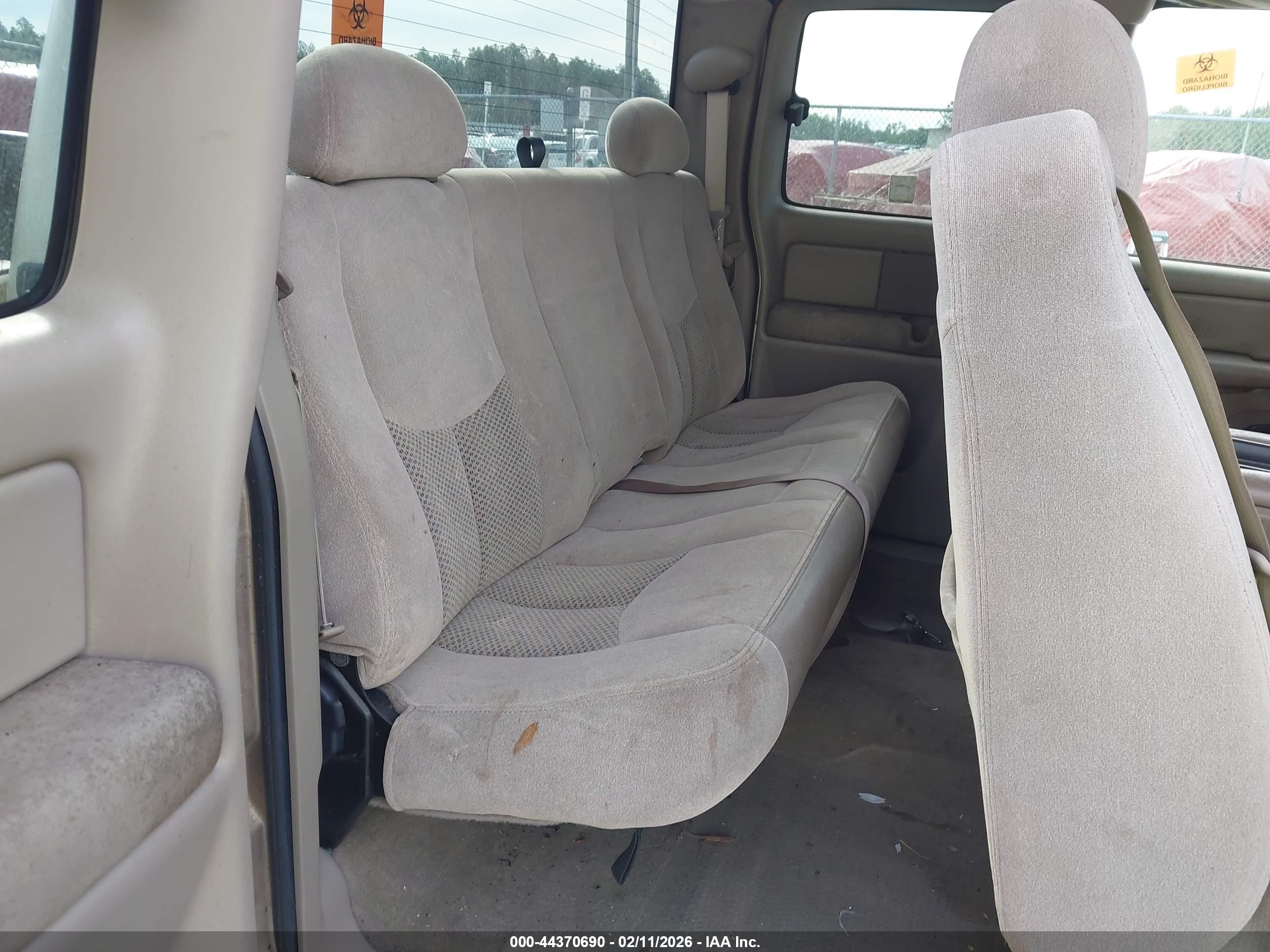 CHEVROLET SILVERADO image 8
