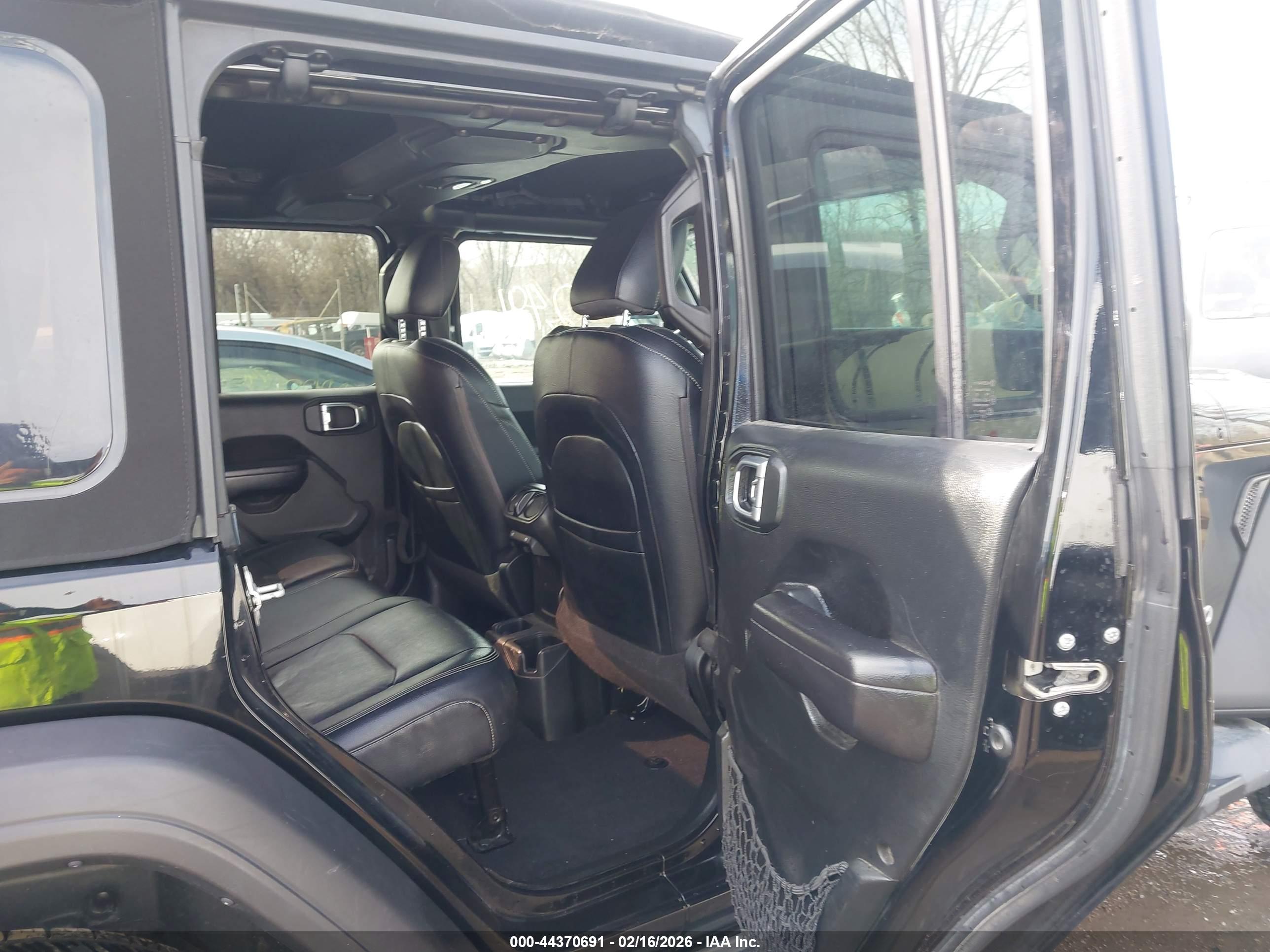JEEP WRANGLER image 8