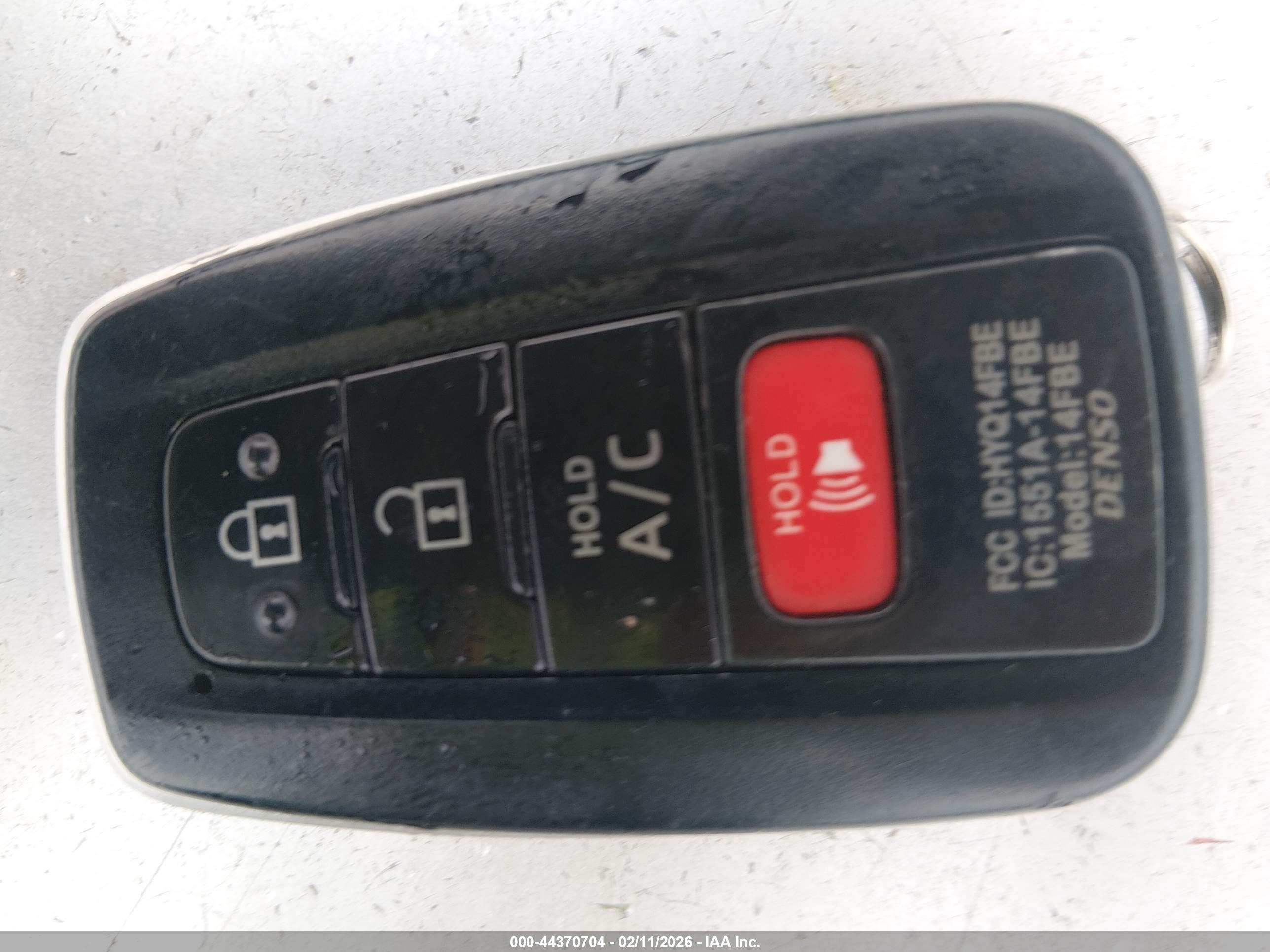 TOYOTA PRIUS image 11