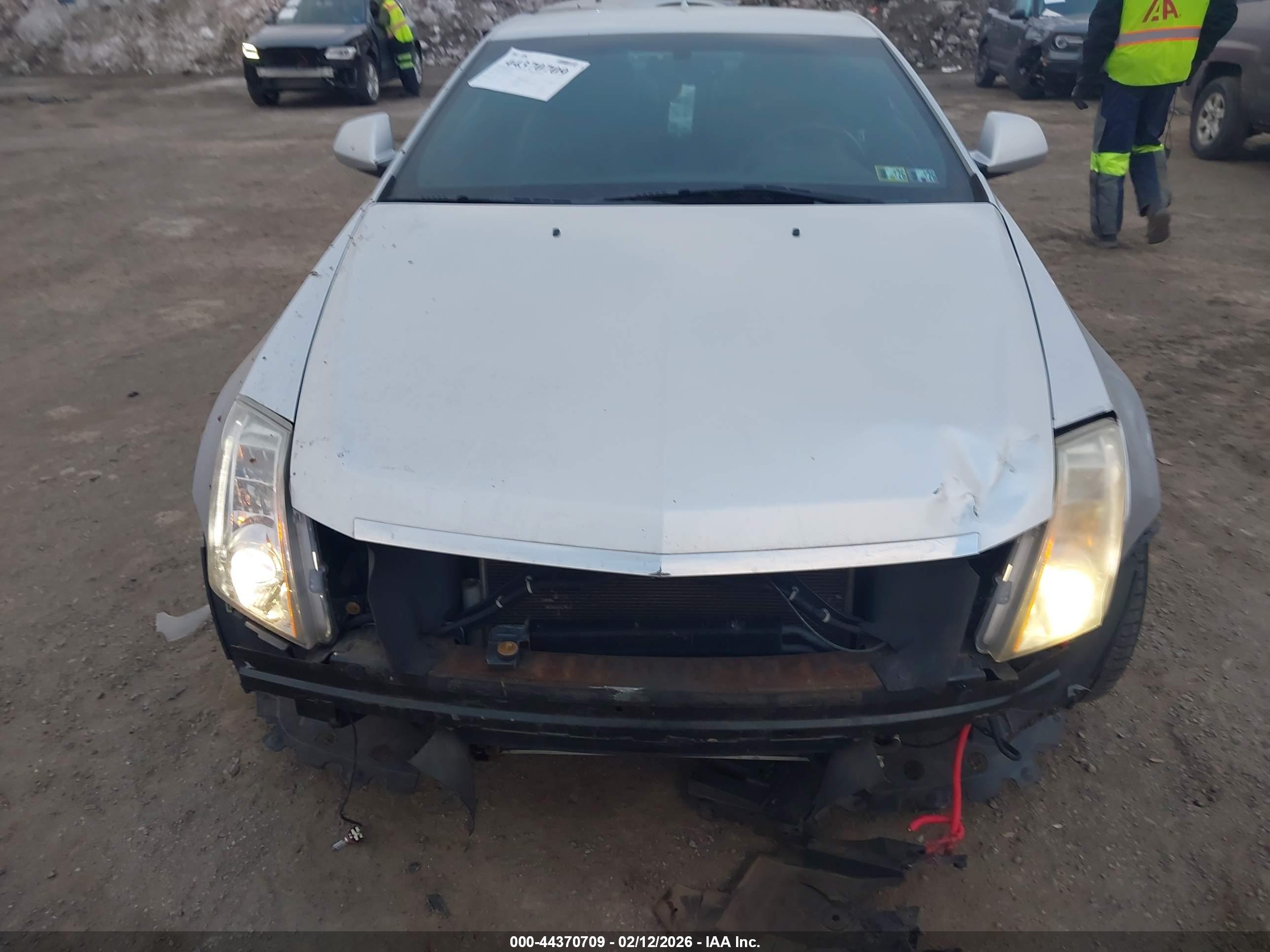 CADILLAC CTS image 6