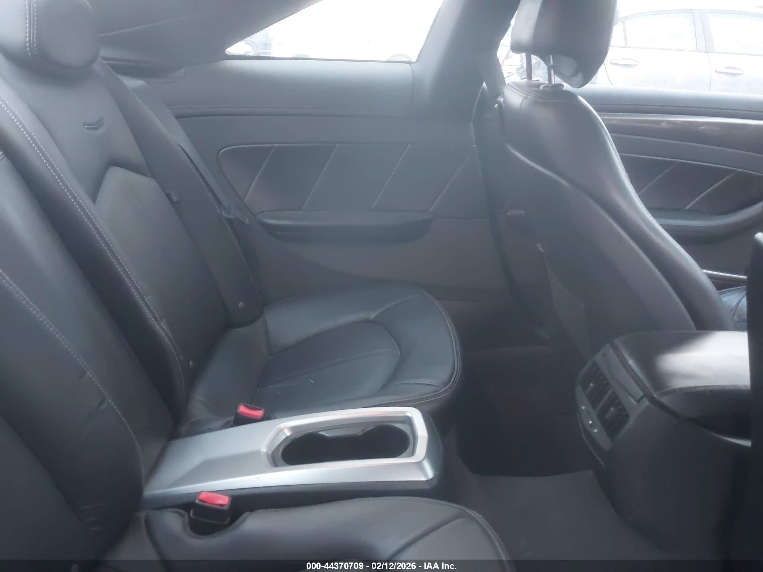 CADILLAC CTS image 8
