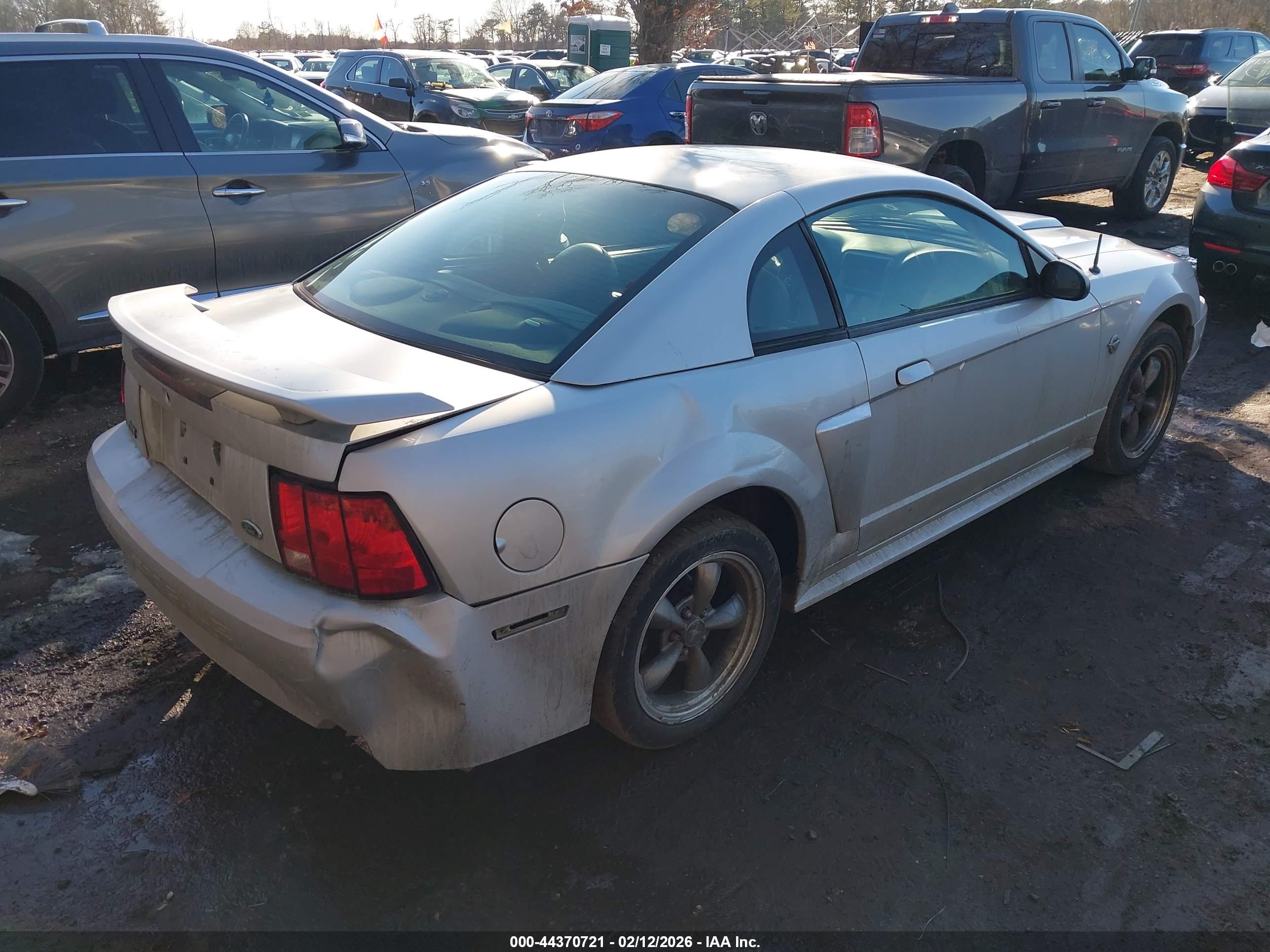 FORD MUSTANG image 4