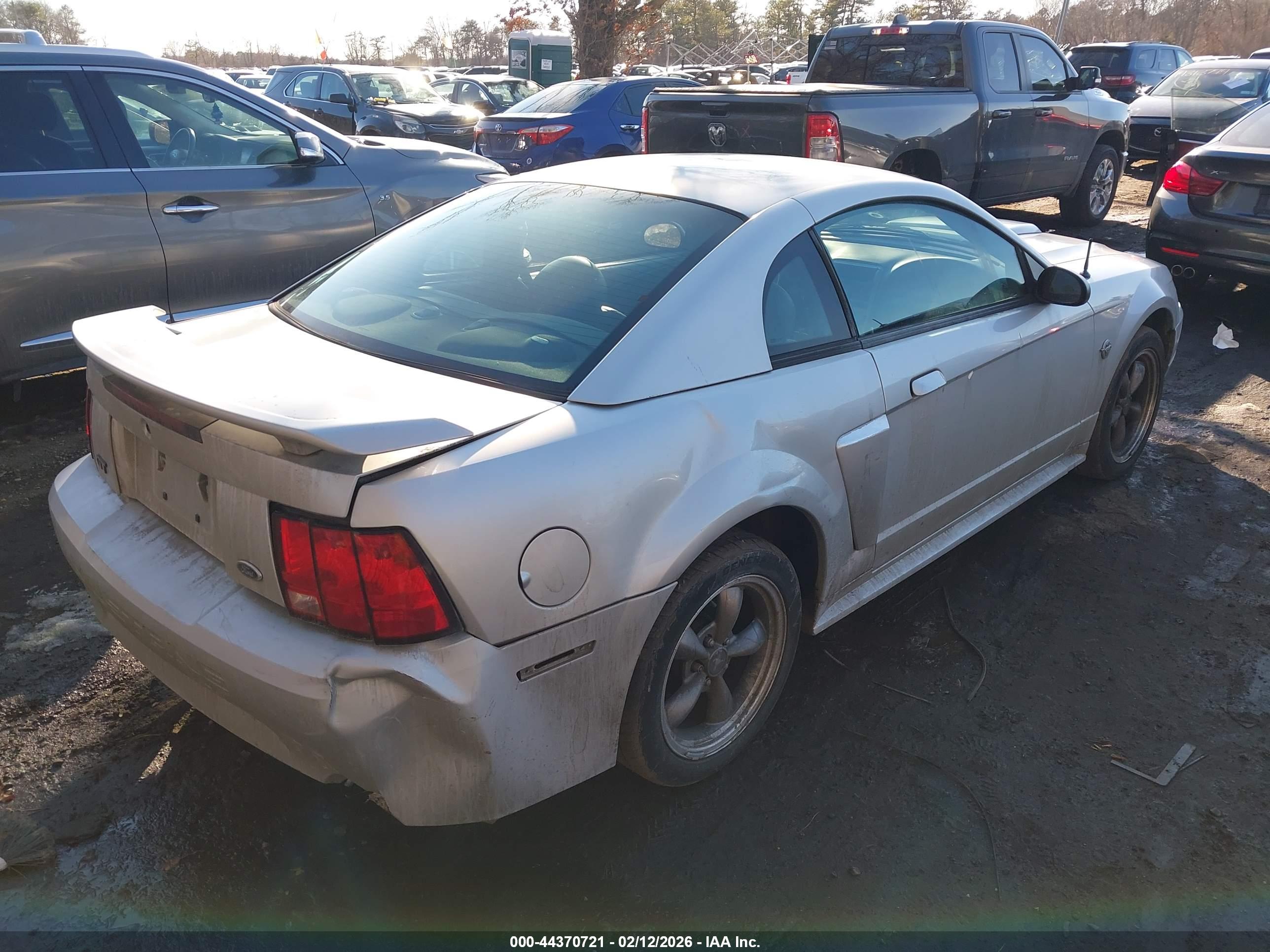 FORD MUSTANG image 6