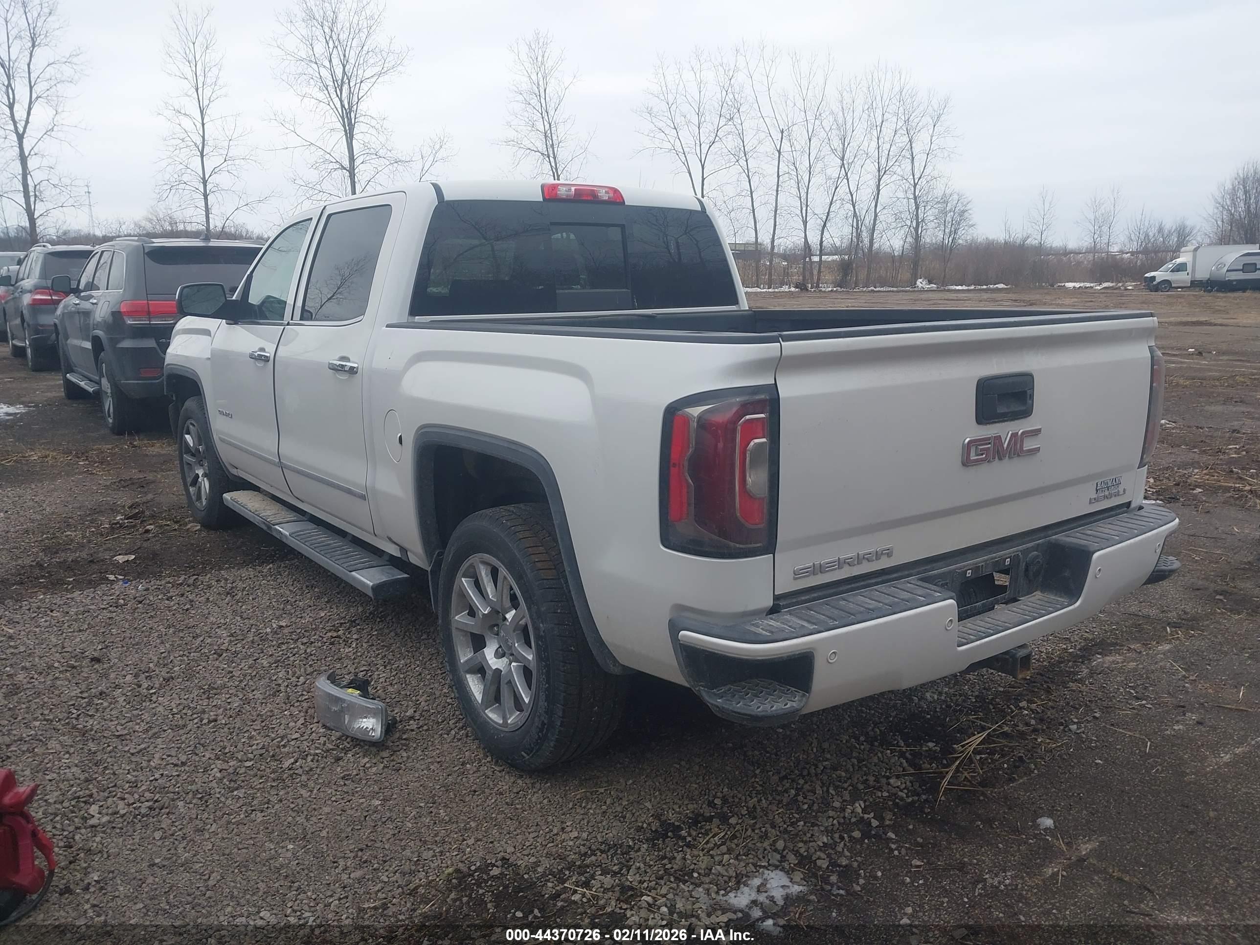 GMC SIERRA image 3