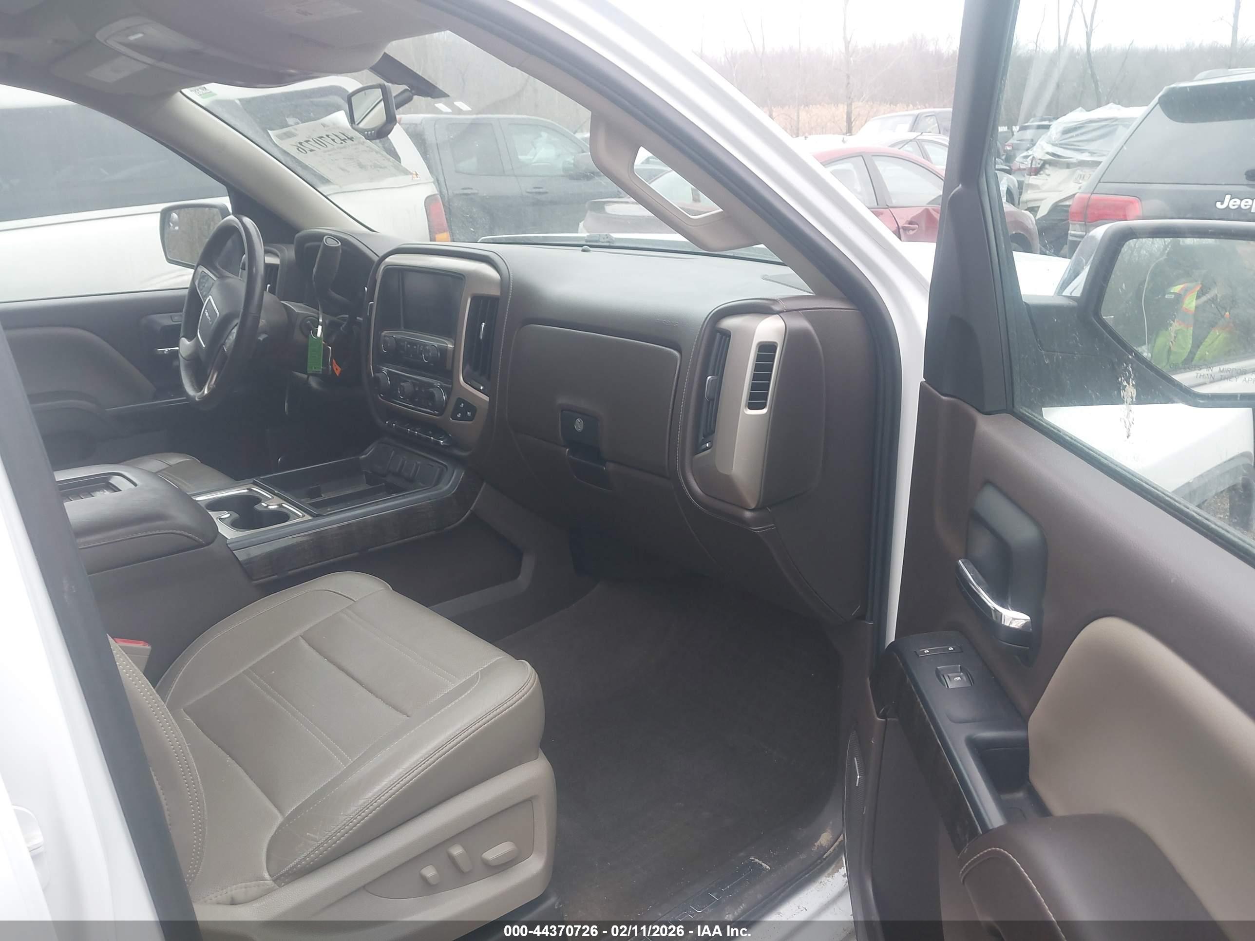 GMC SIERRA image 5