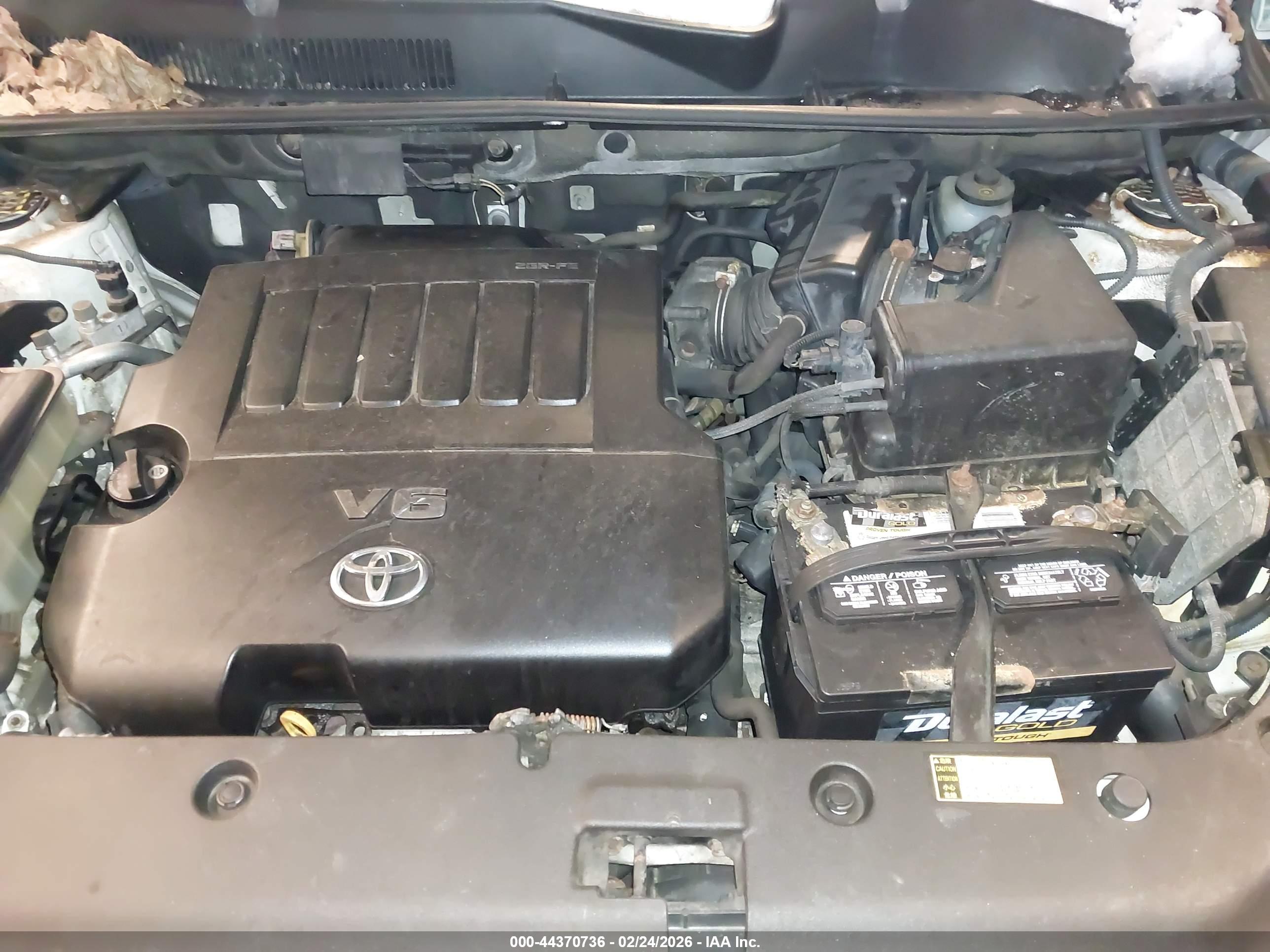 TOYOTA RAV4 image 10