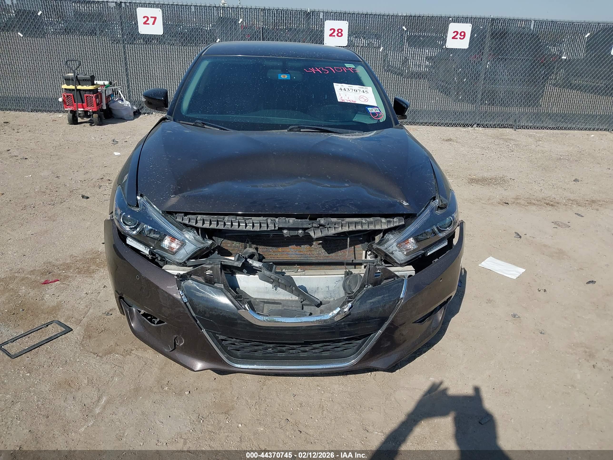 NISSAN MAXIMA image 6