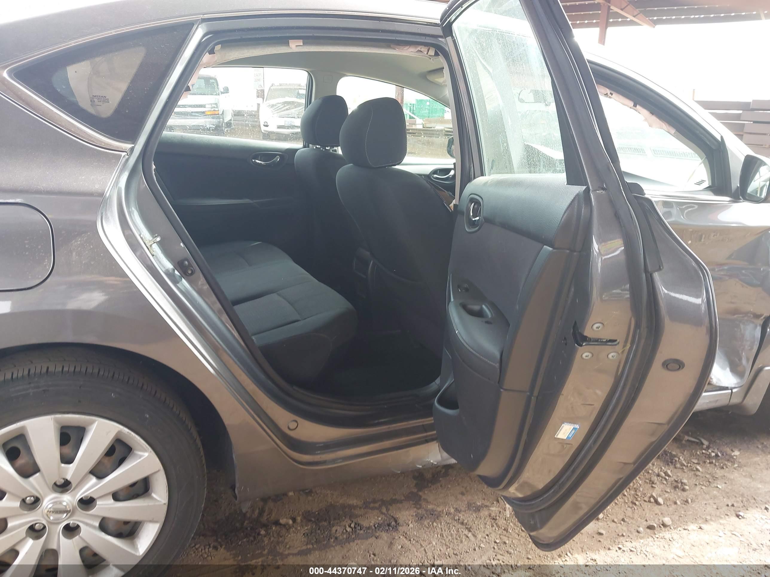 NISSAN SENTRA image 8